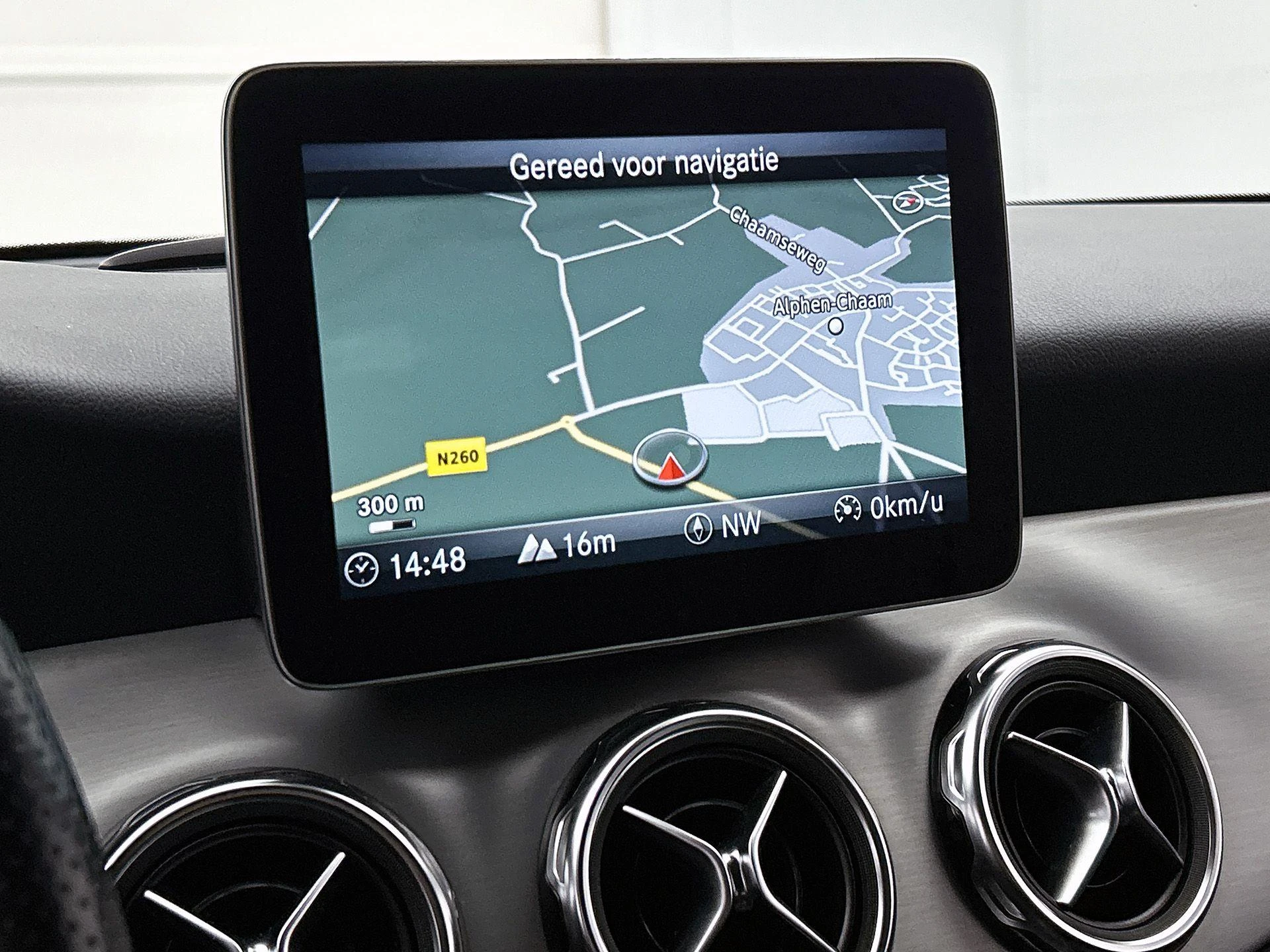 Mercedes-Benz-GLA-image-31