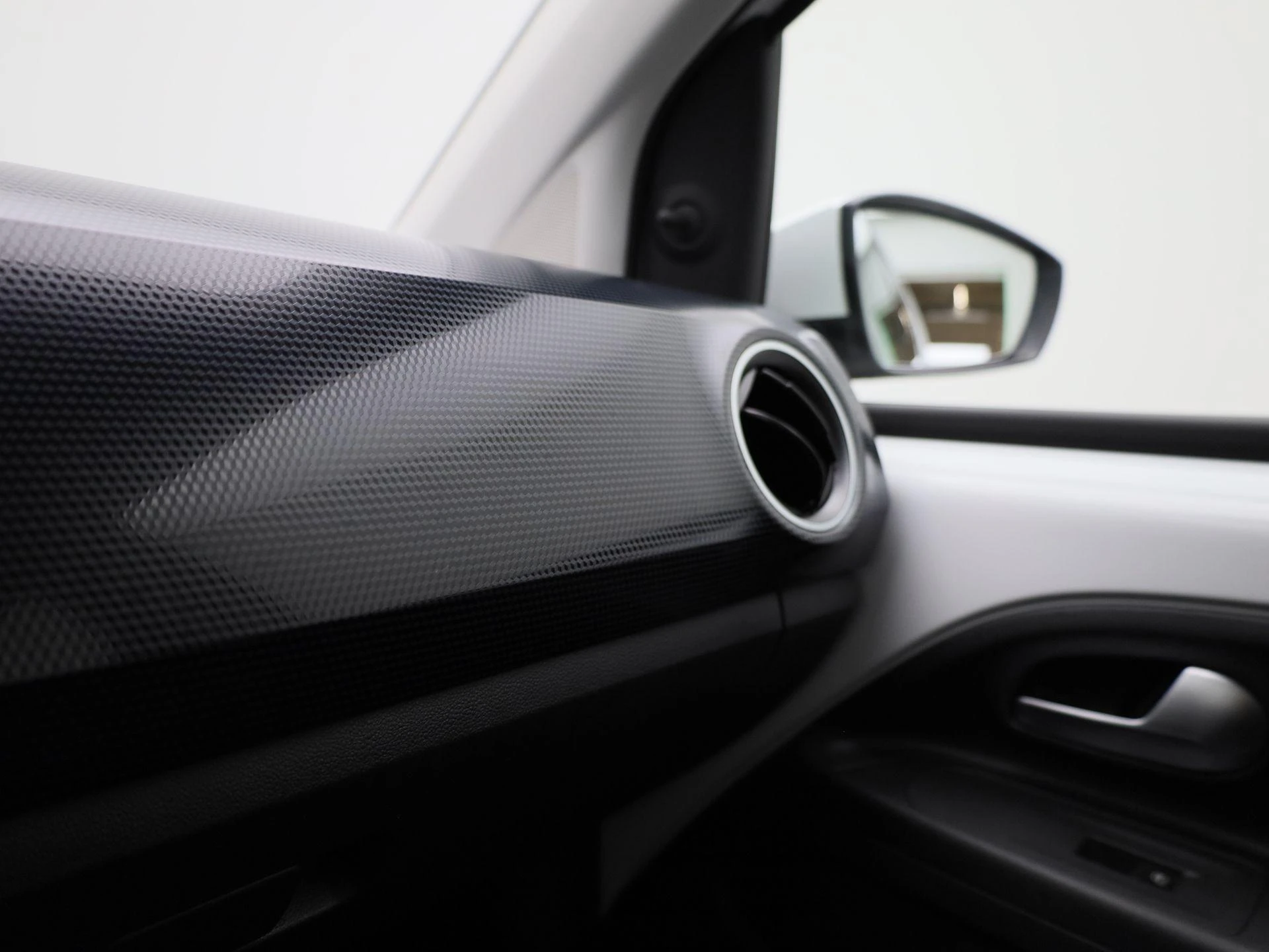 Volkswagen-up!-image-21
