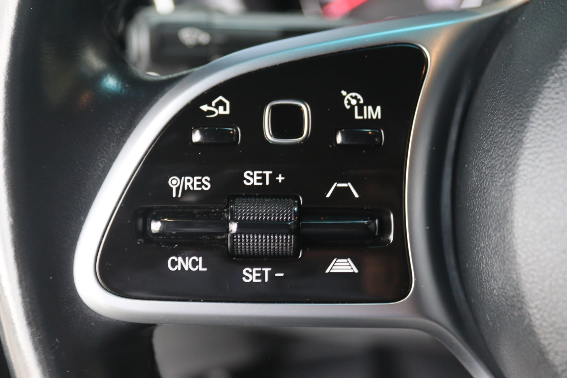 Mercedes-Benz-Sprinter-image-15