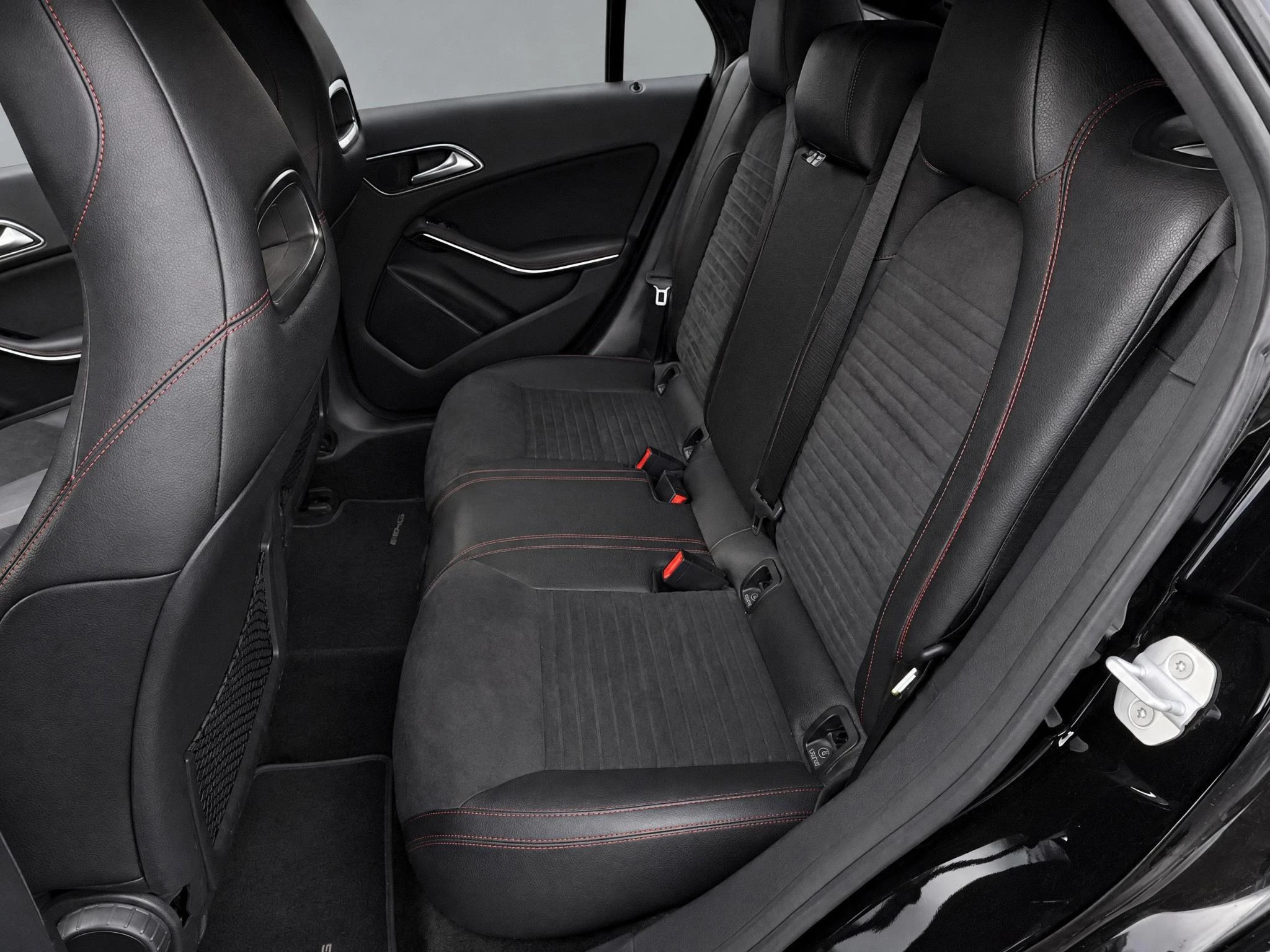 Mercedes-Benz-CLA-image-9