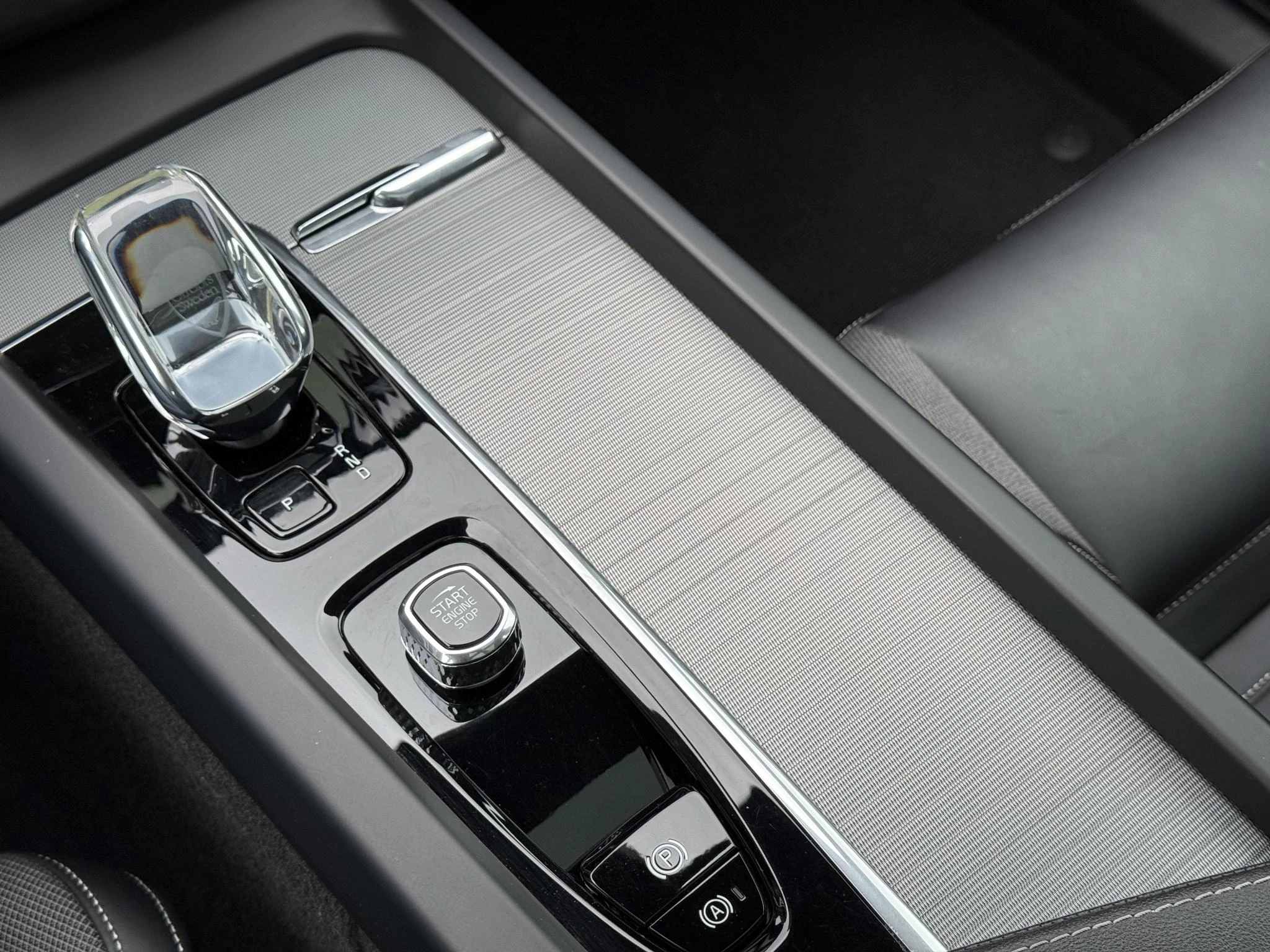 Volvo XC60 T8 Plug-in hybrid AWD Plus Dark