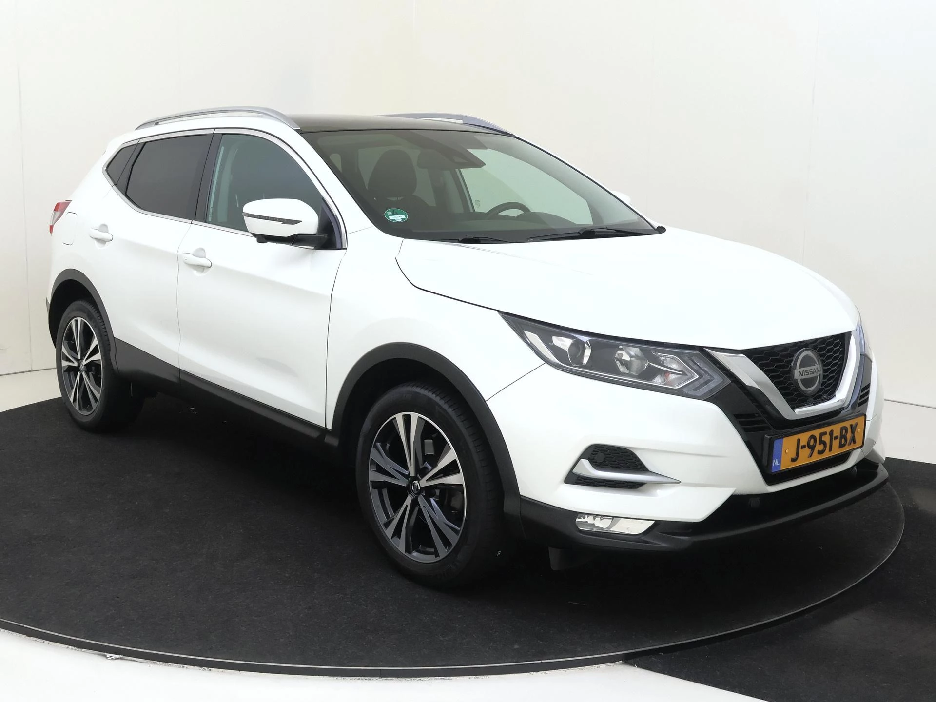 Nissan-QASHQAI-image-1