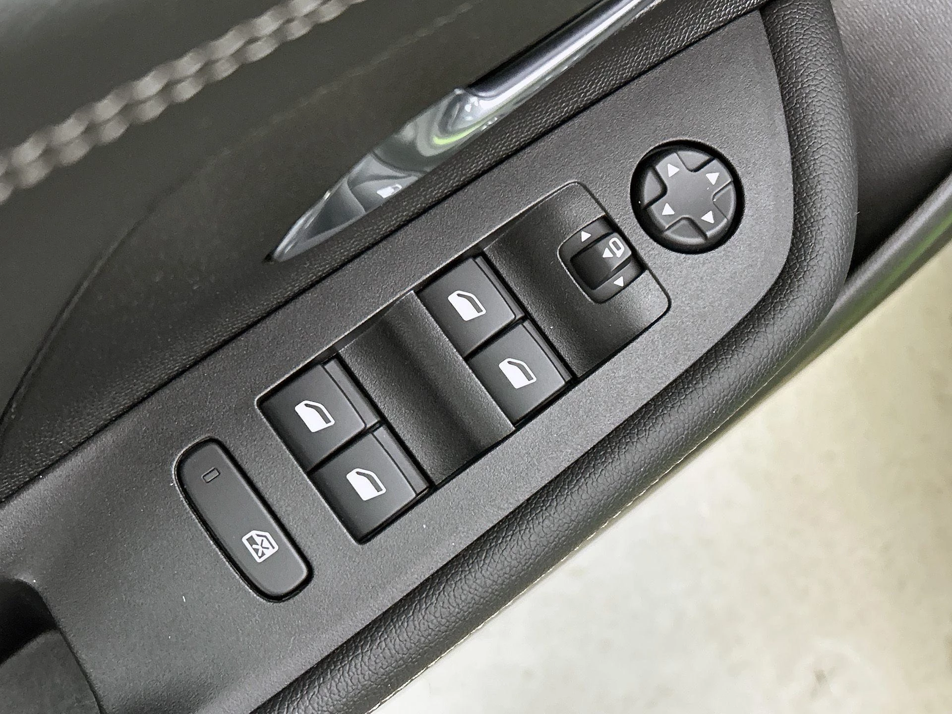 Opel-Mokka-e-image-29