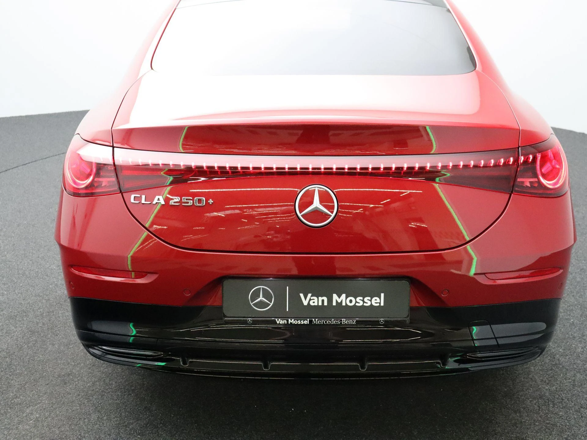 Mercedes-Benz-CLA-image-25