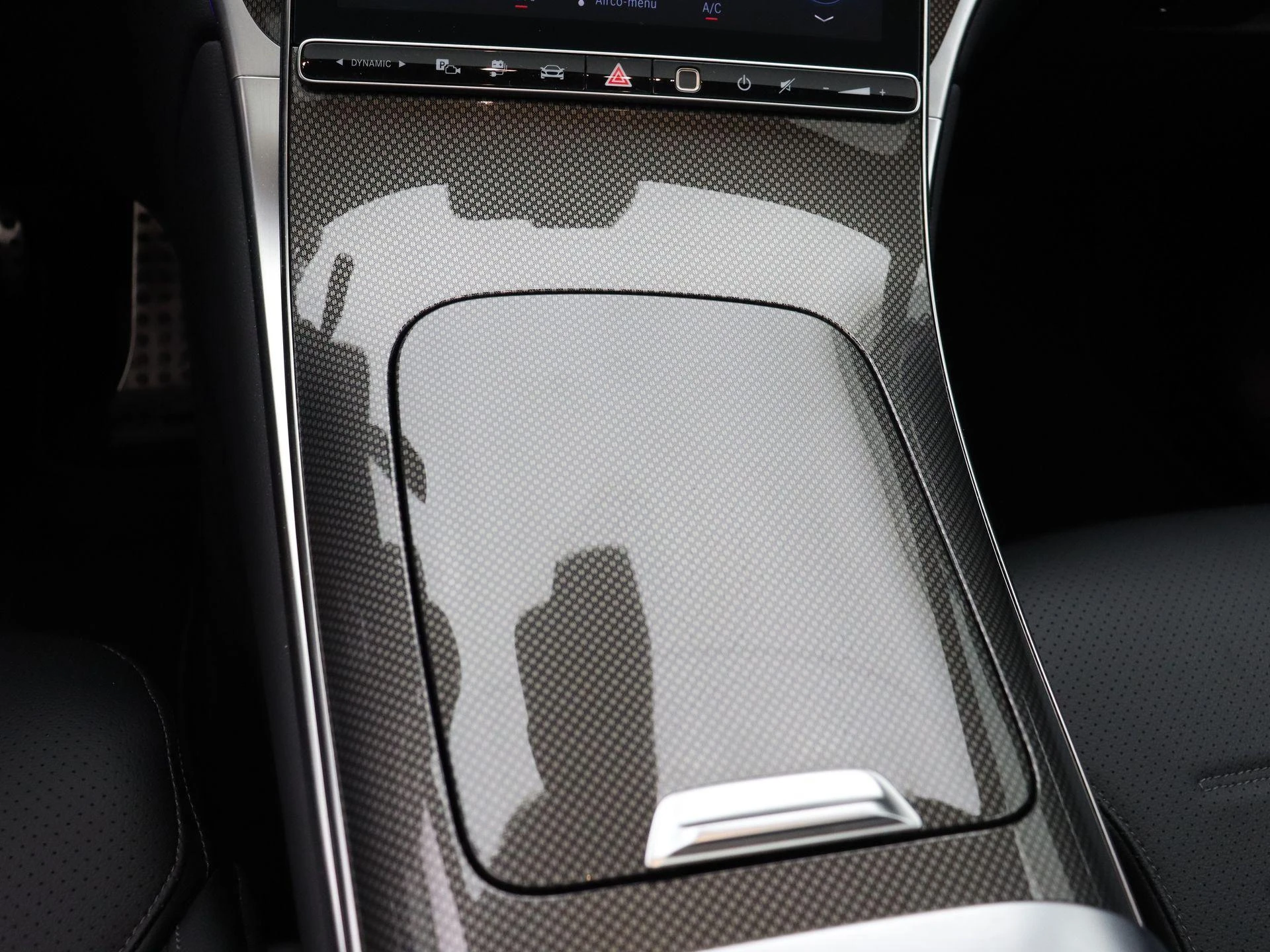 Mercedes-Benz-GLC-image-16
