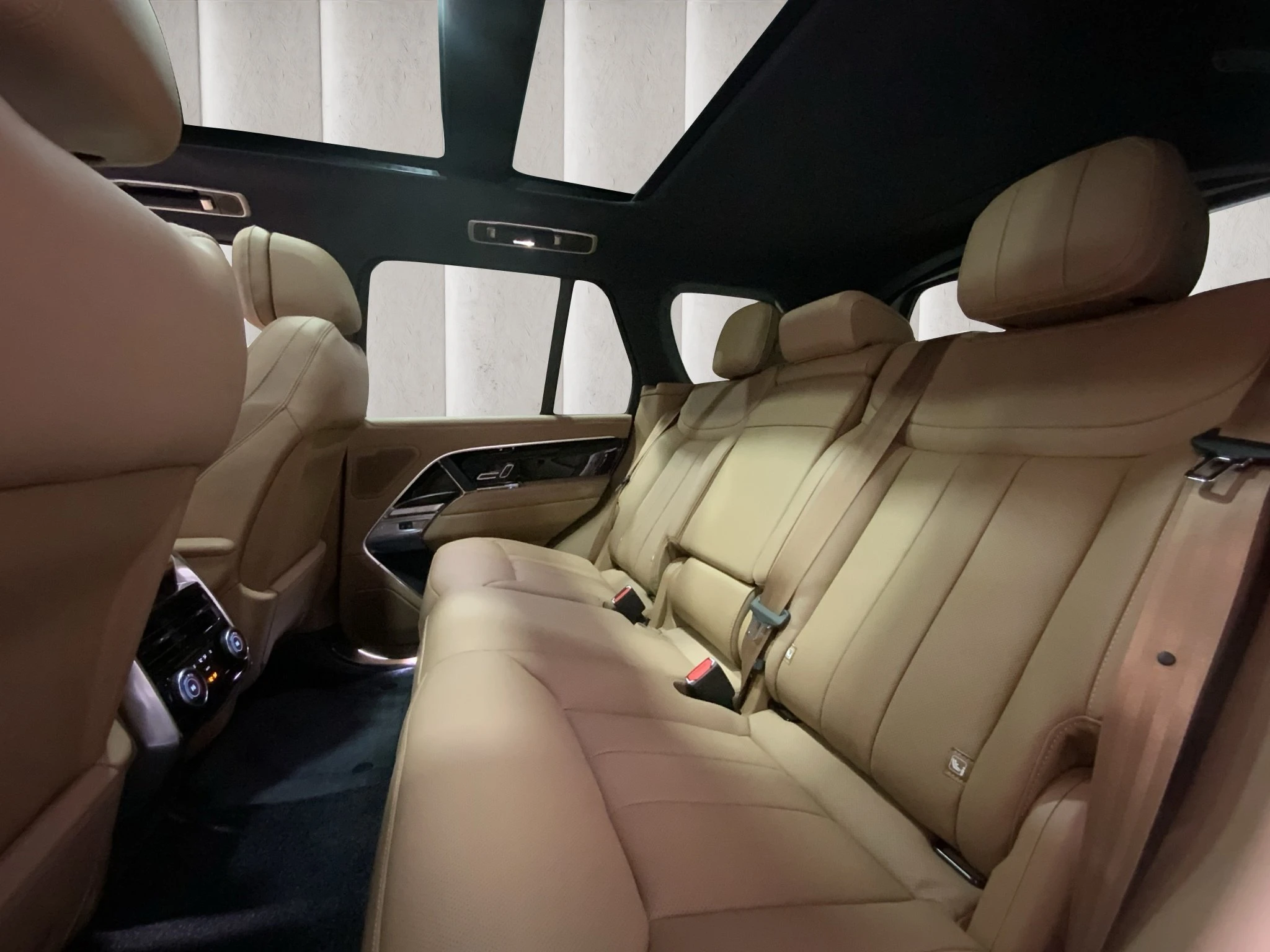 Land Rover-Range Rover-image-7