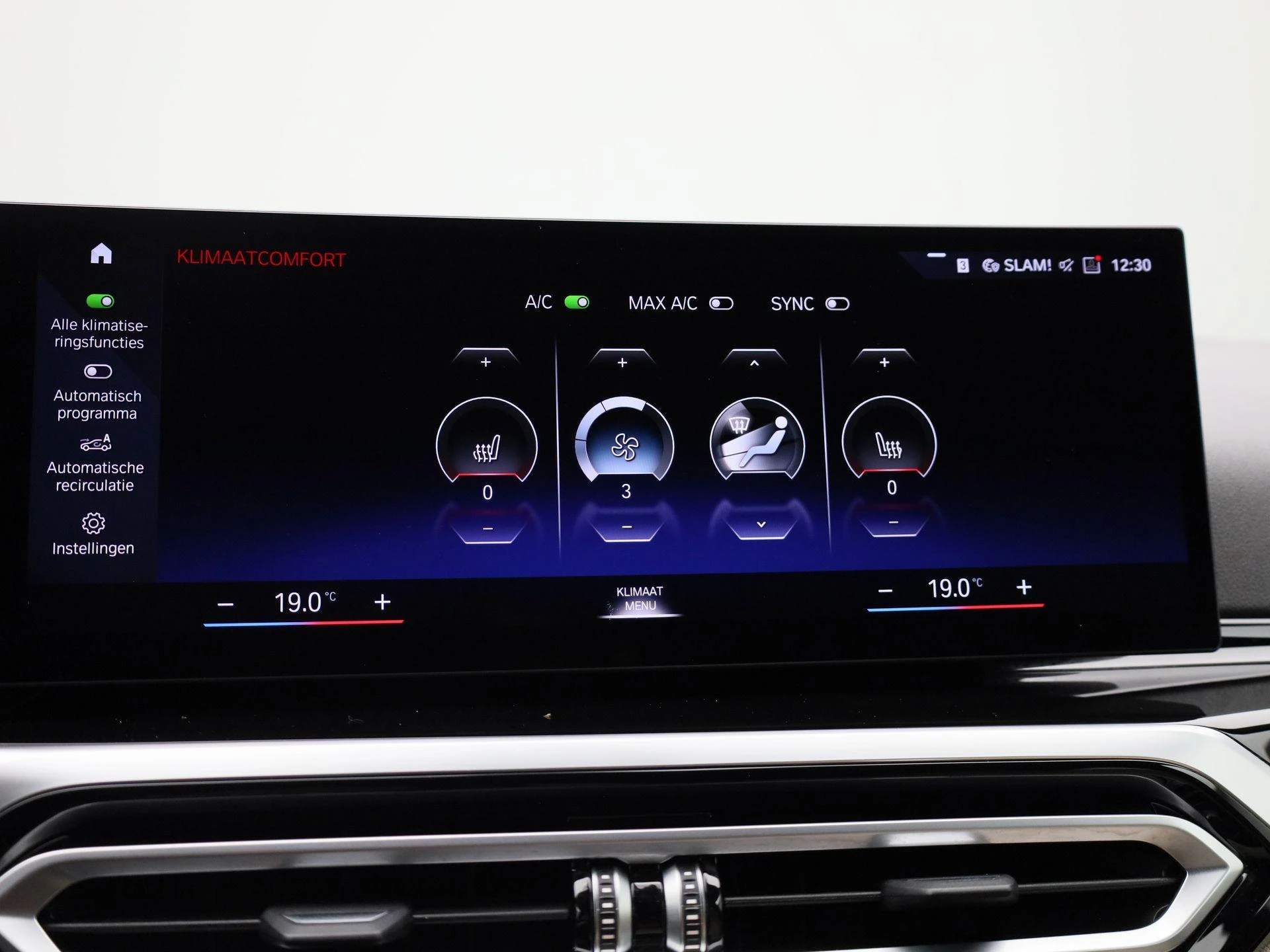 BMW-i4-image-18