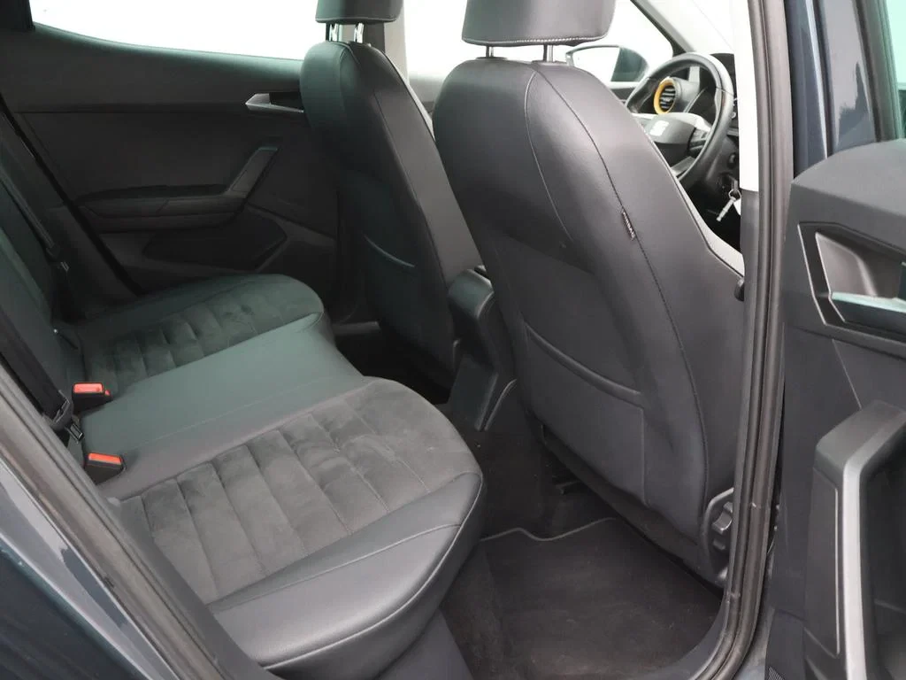 SEAT-Arona-image-10