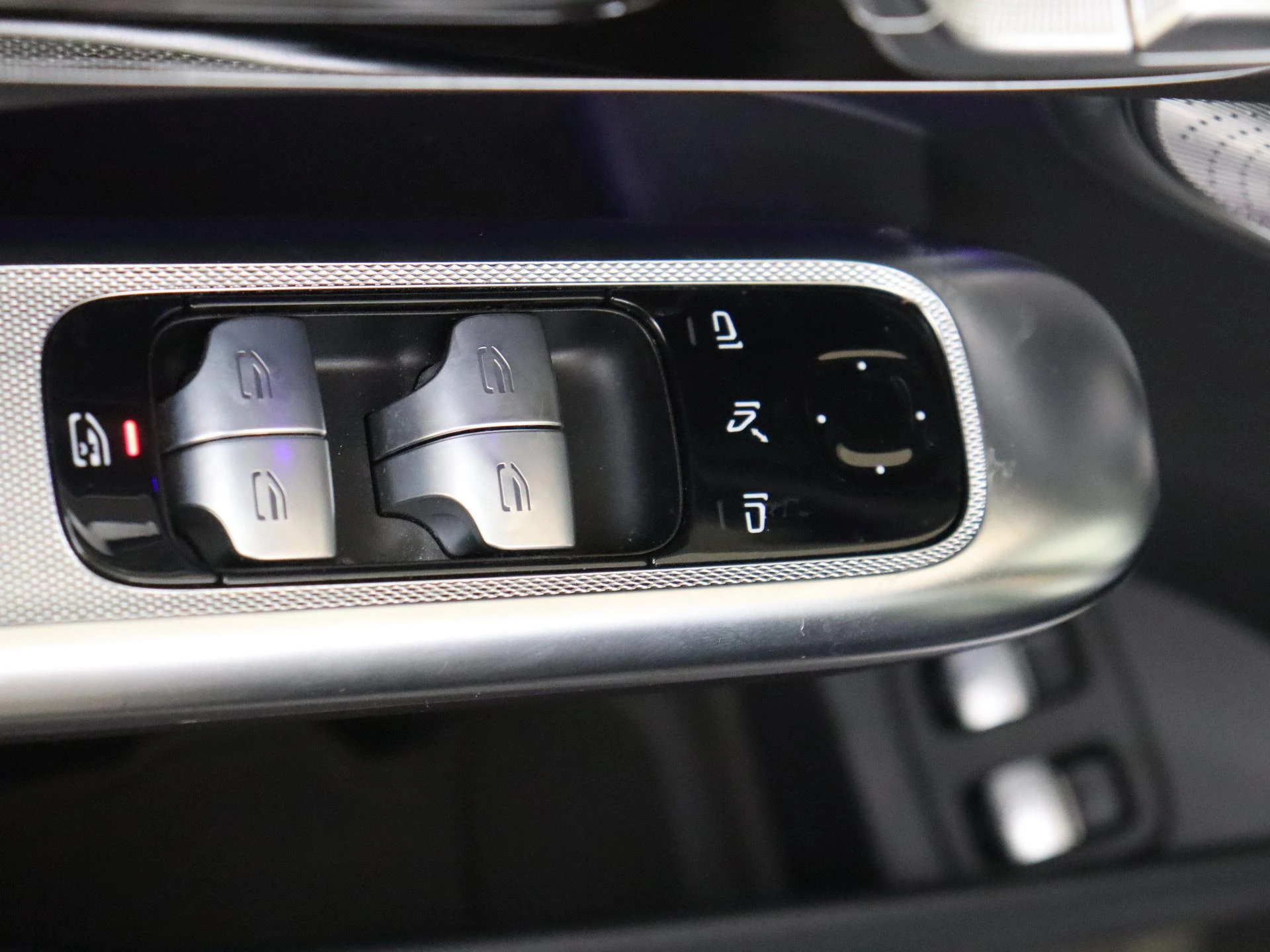 Mercedes-Benz-GLC-image-26