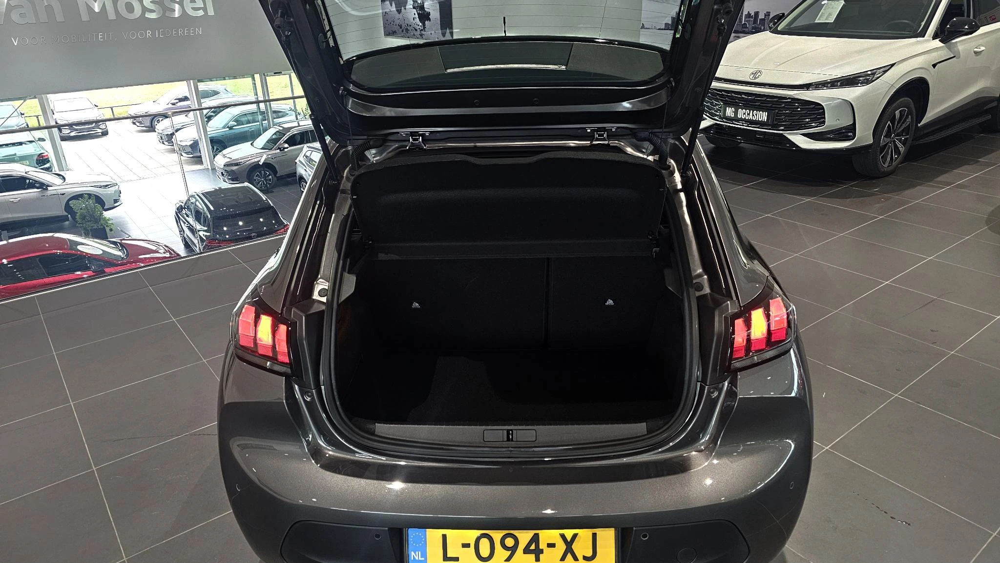 Peugeot 208 1.2 Active Pack 100PK!