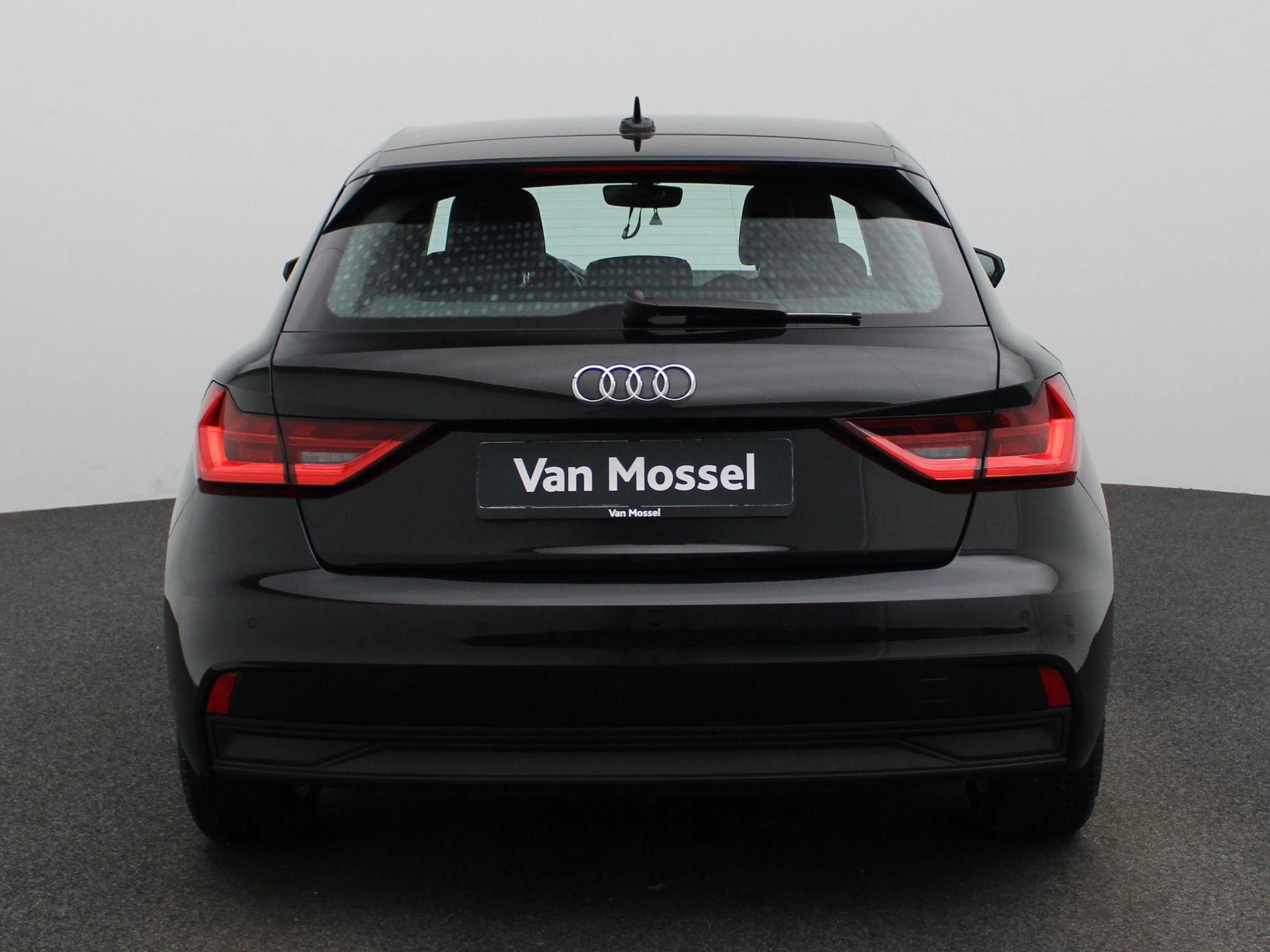 Audi-A1 Sportback-image-4