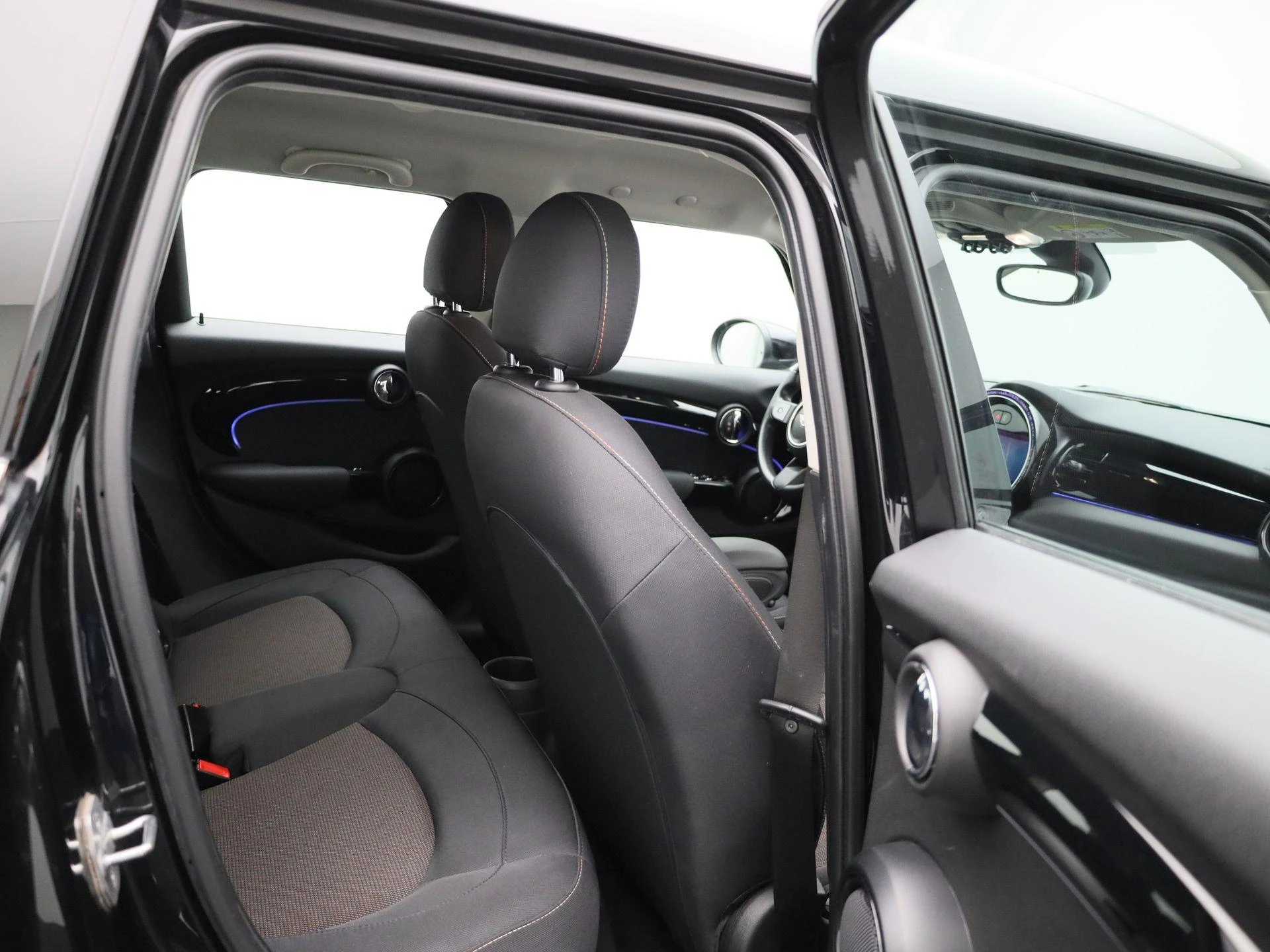 MINI-Cooper-image-32
