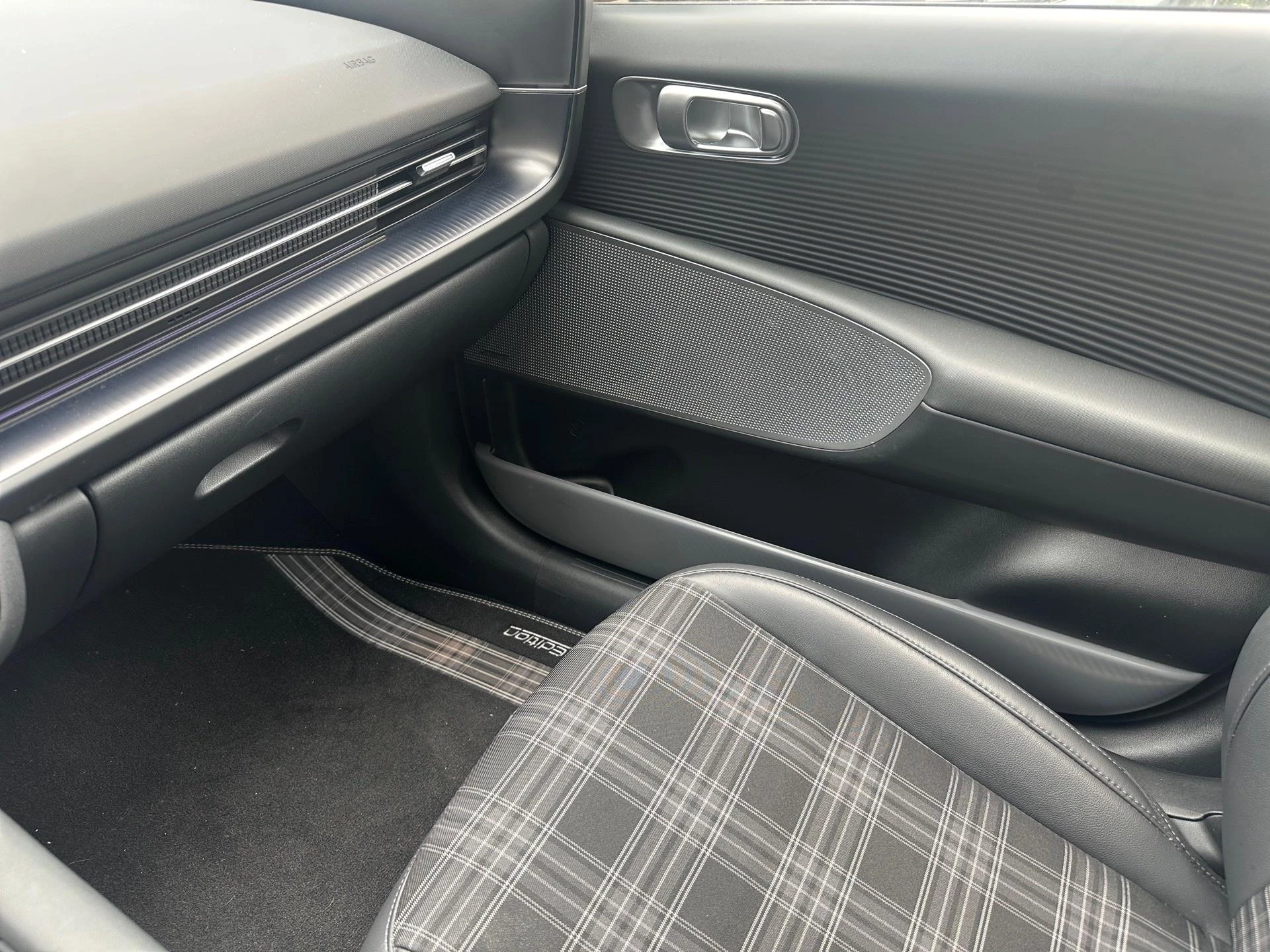 Hyundai-IONIQ 6-image-18