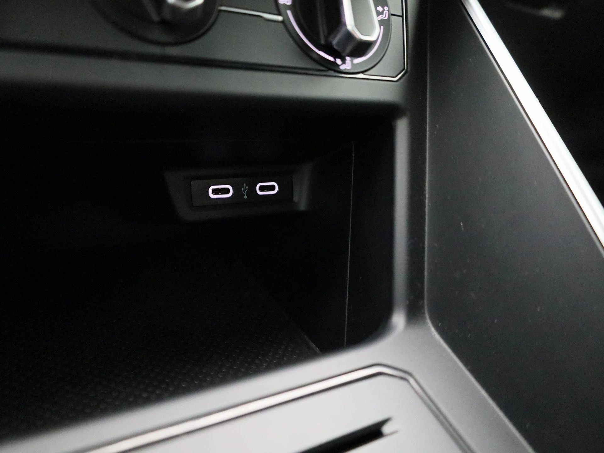 Volkswagen-Polo-image-23