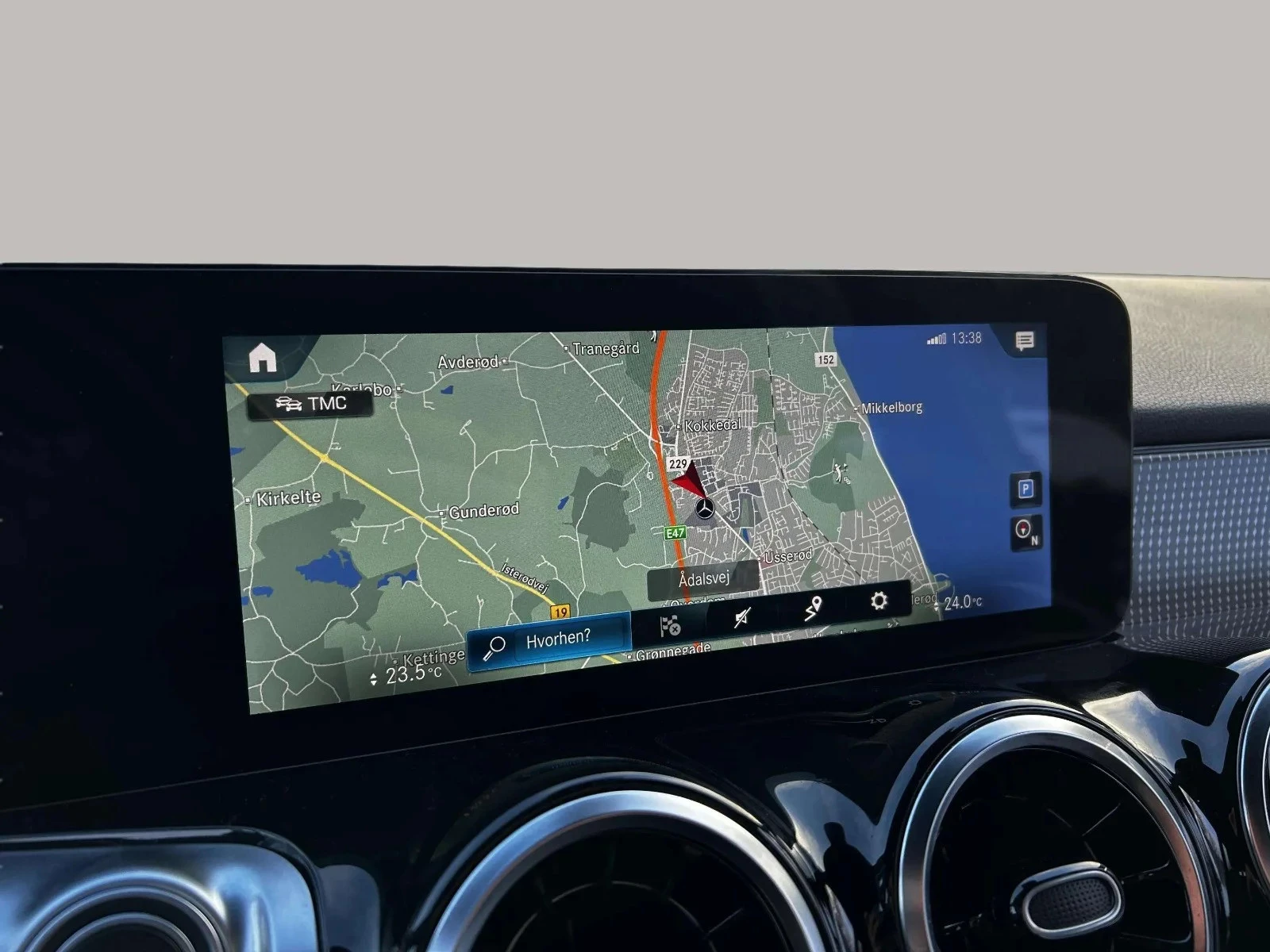 Mercedes-Benz-GLB-image-15