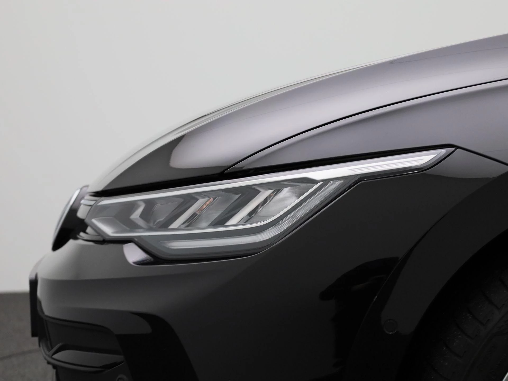 Volkswagen-Golf-image-14