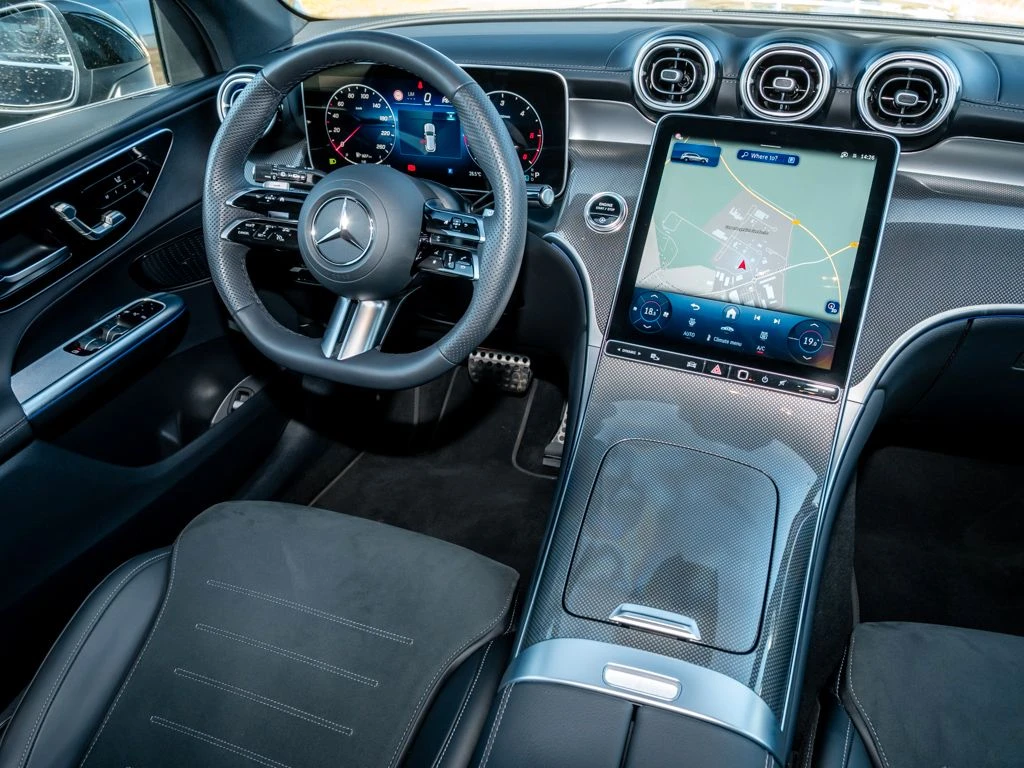 Mercedes-Benz-GLC 300 d-image-9