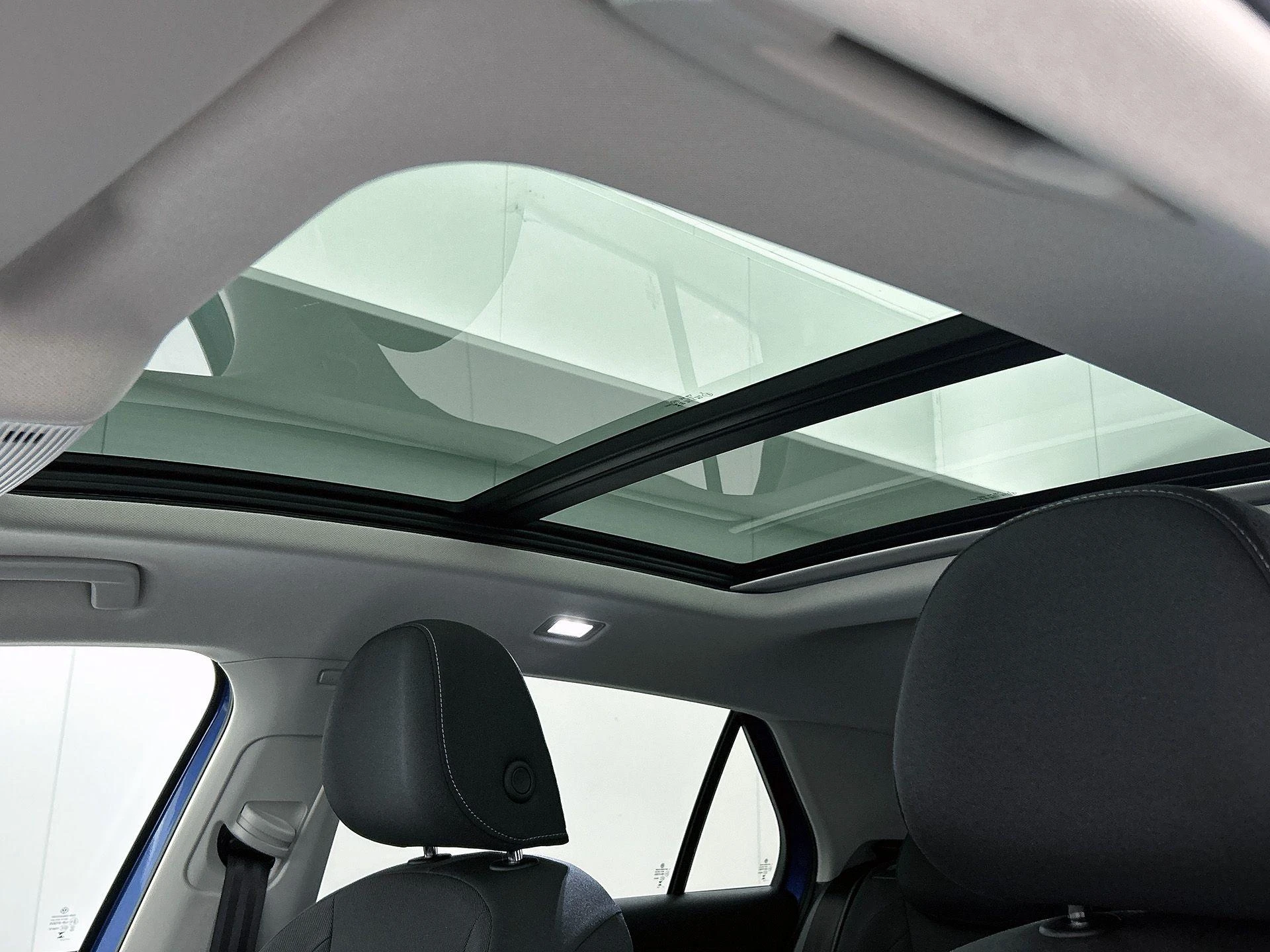 Volkswagen-T-Roc-image-36