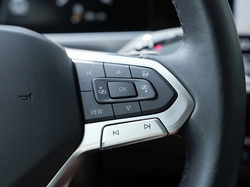 Volkswagen-Passat-image-16
