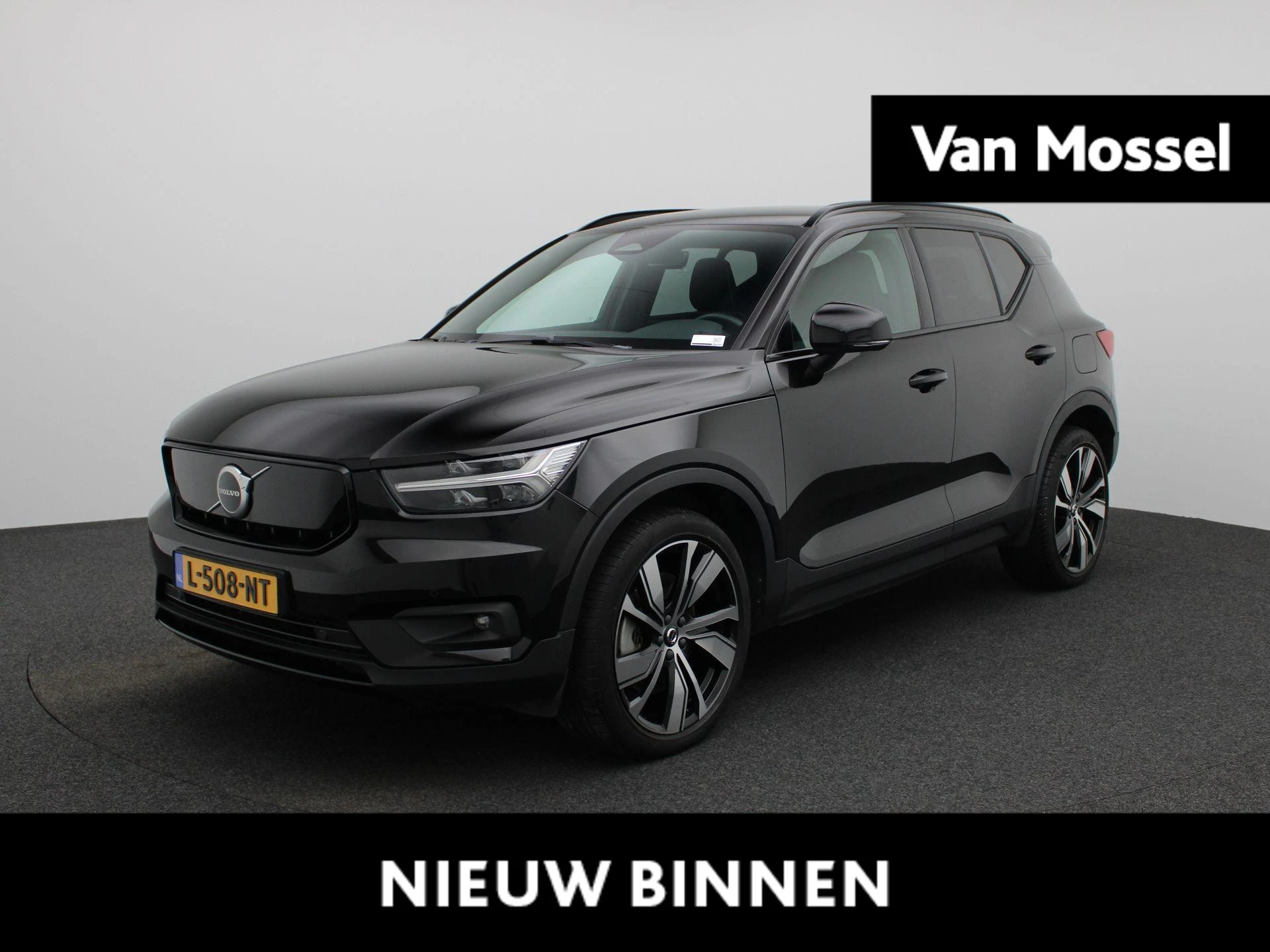 Volvo-XC40-image-0