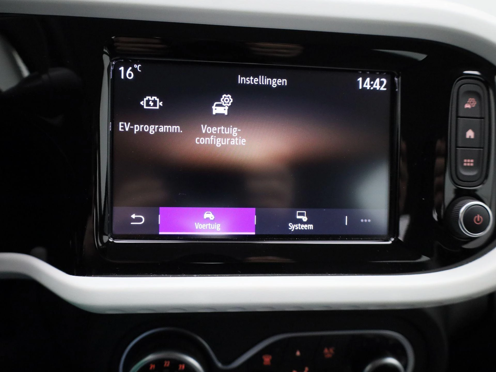 Renault-Twingo-image-21