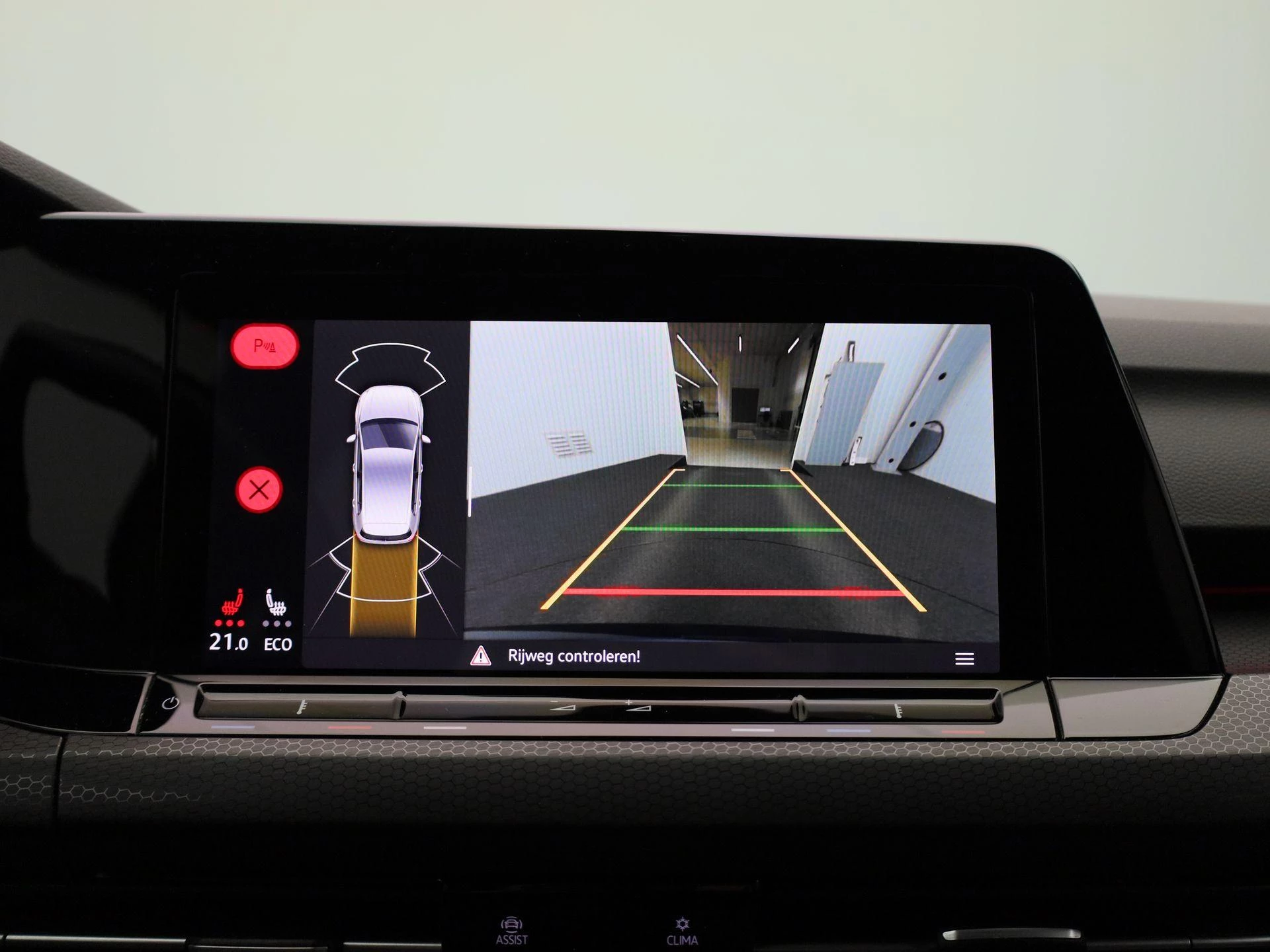 Volkswagen-Golf-image-28