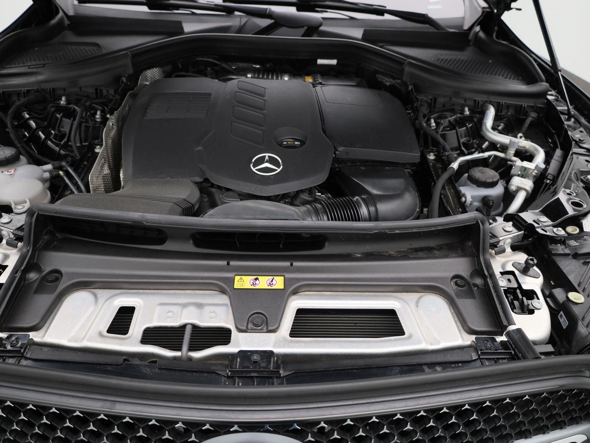 Mercedes-Benz-GLC-image-39
