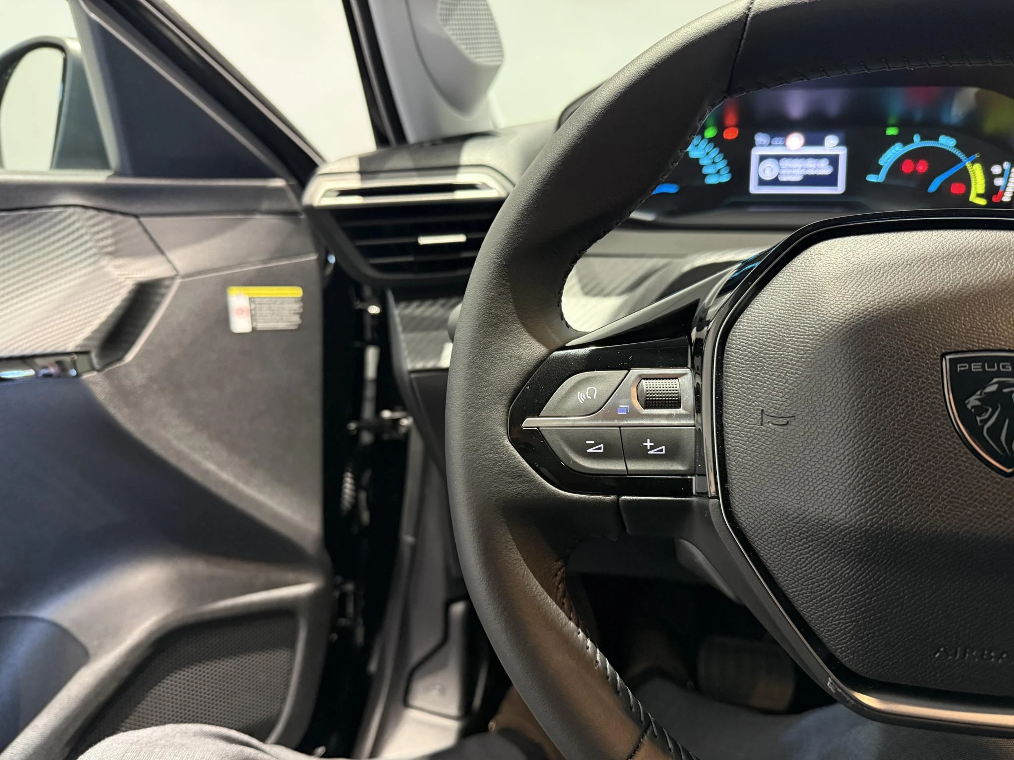Peugeot 208 1.2 Hybrid 110 e-DCS6 Business