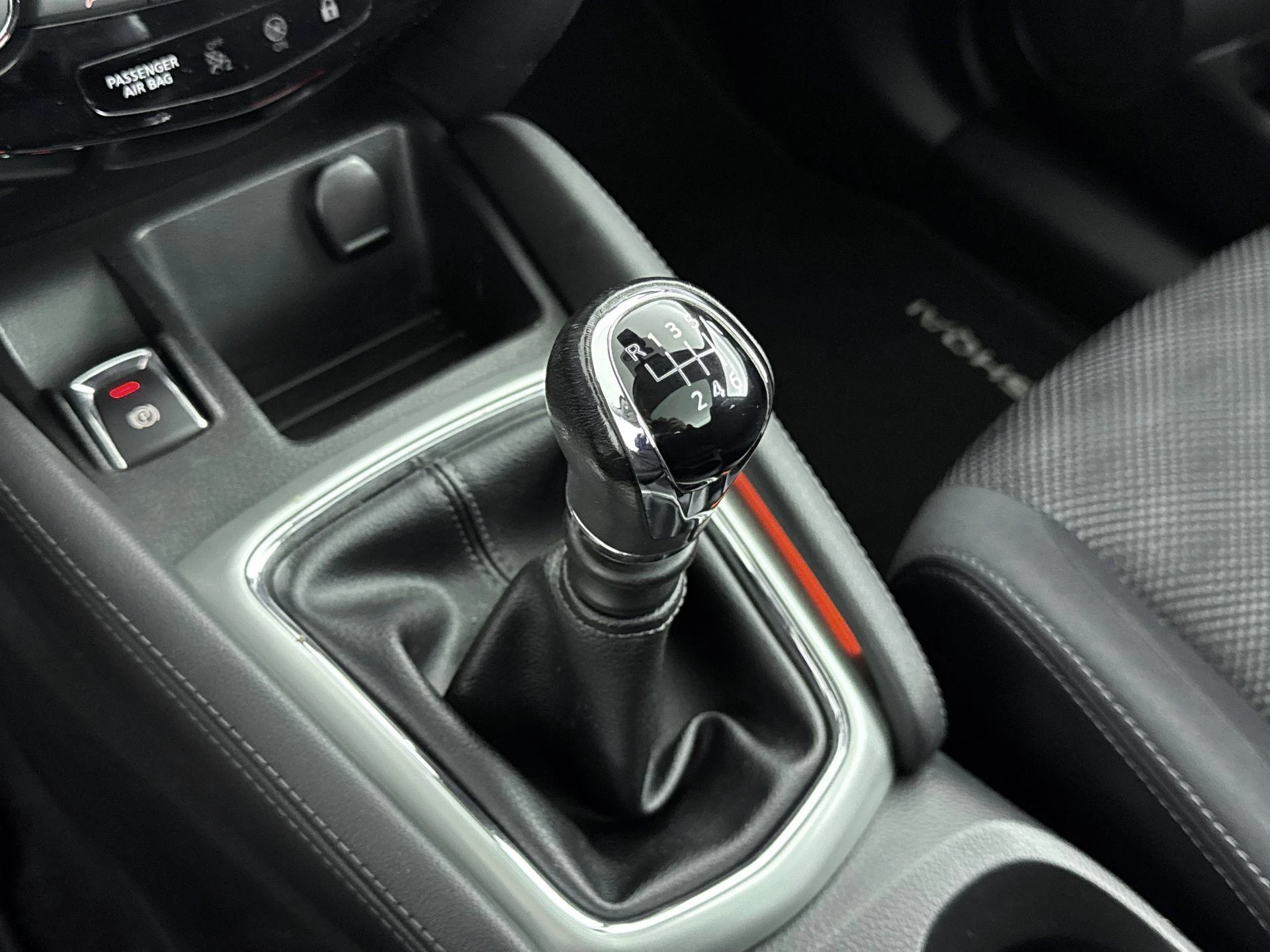 Nissan-QASHQAI-image-13
