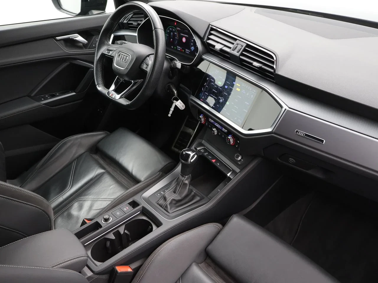 Audi-Q3-image-8
