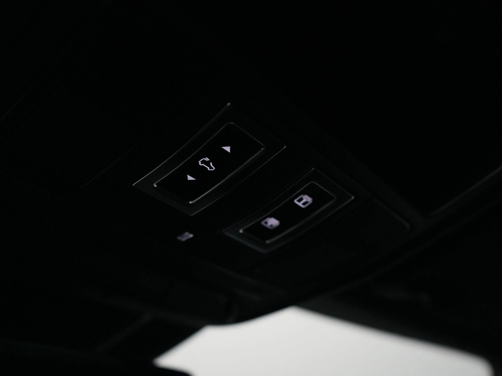 Land Rover-Range Rover Evoque-image-17