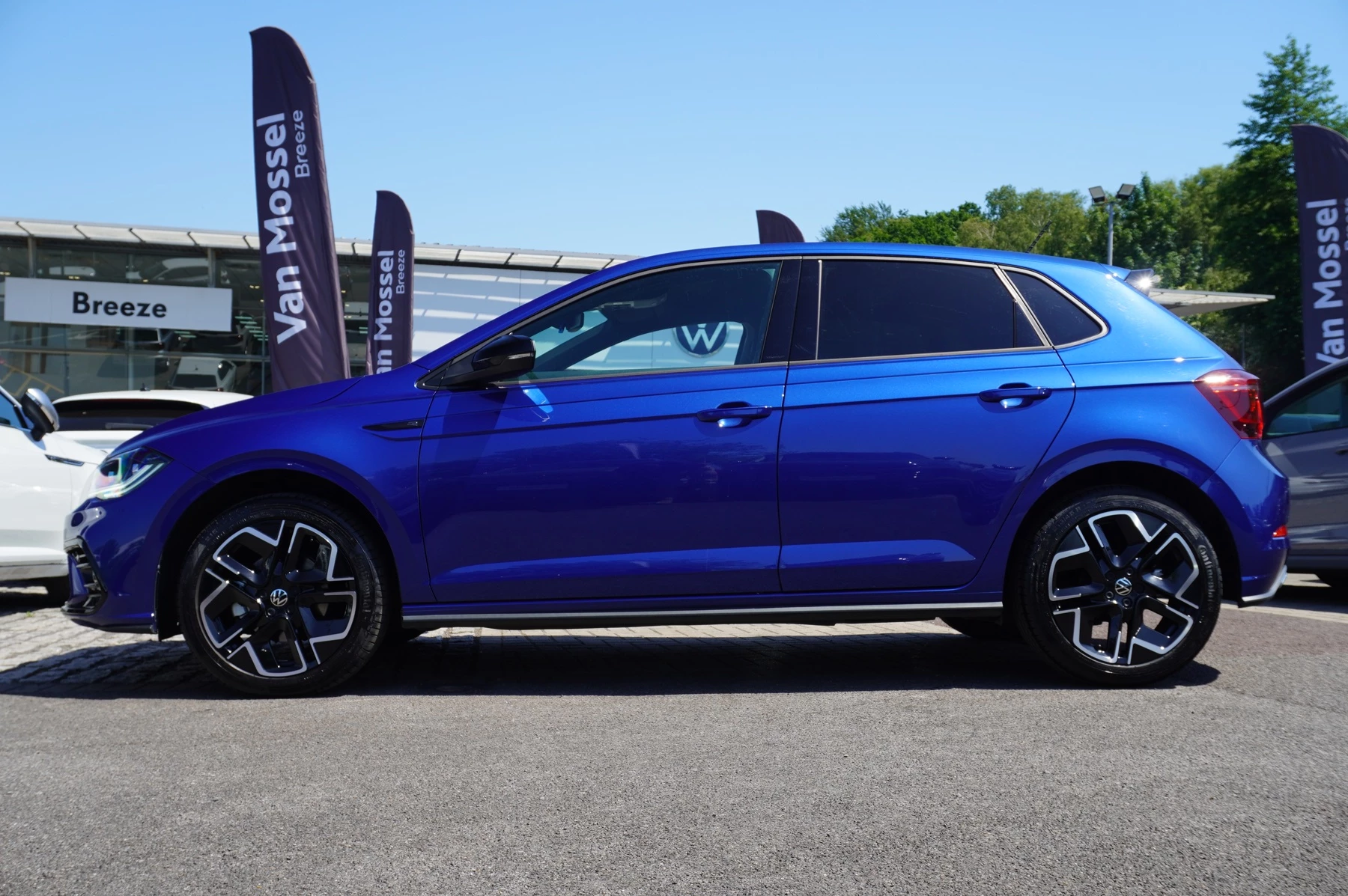 Volkswagen-Polo-image-16