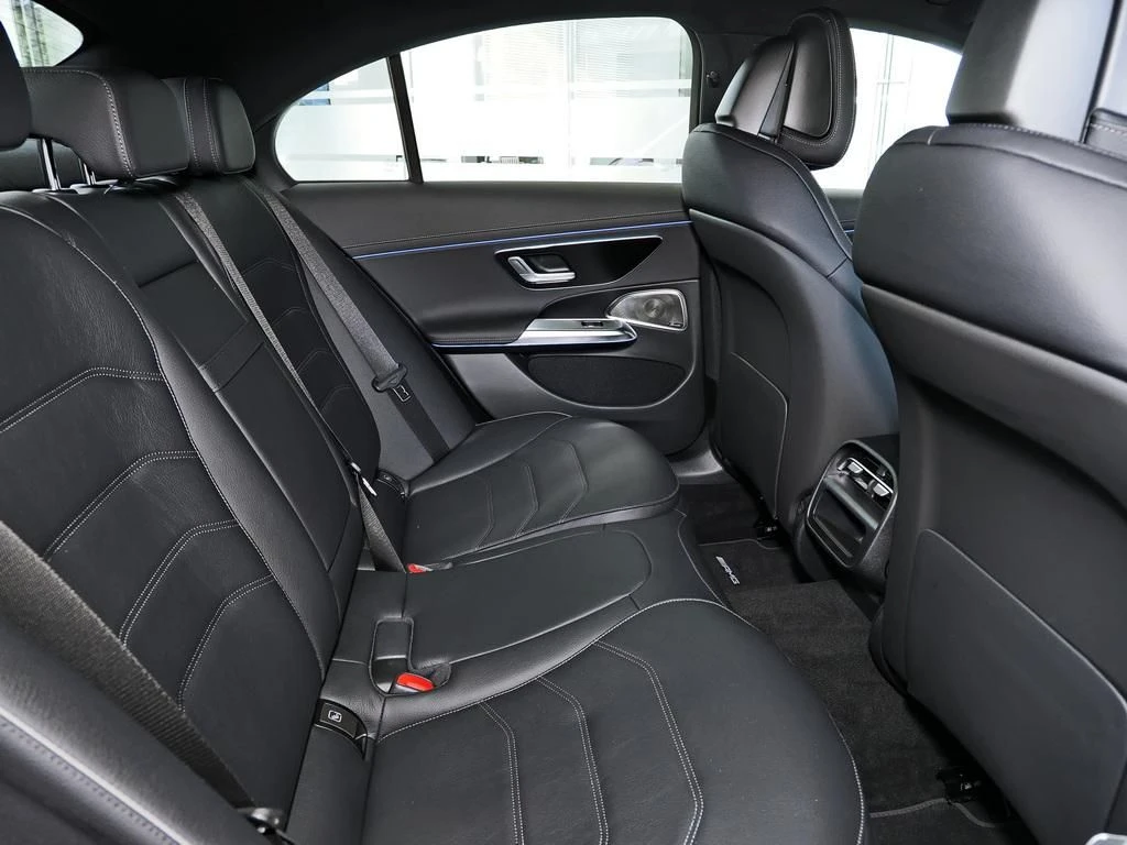 Mercedes-Benz-E-Klasse 300 e-image-14