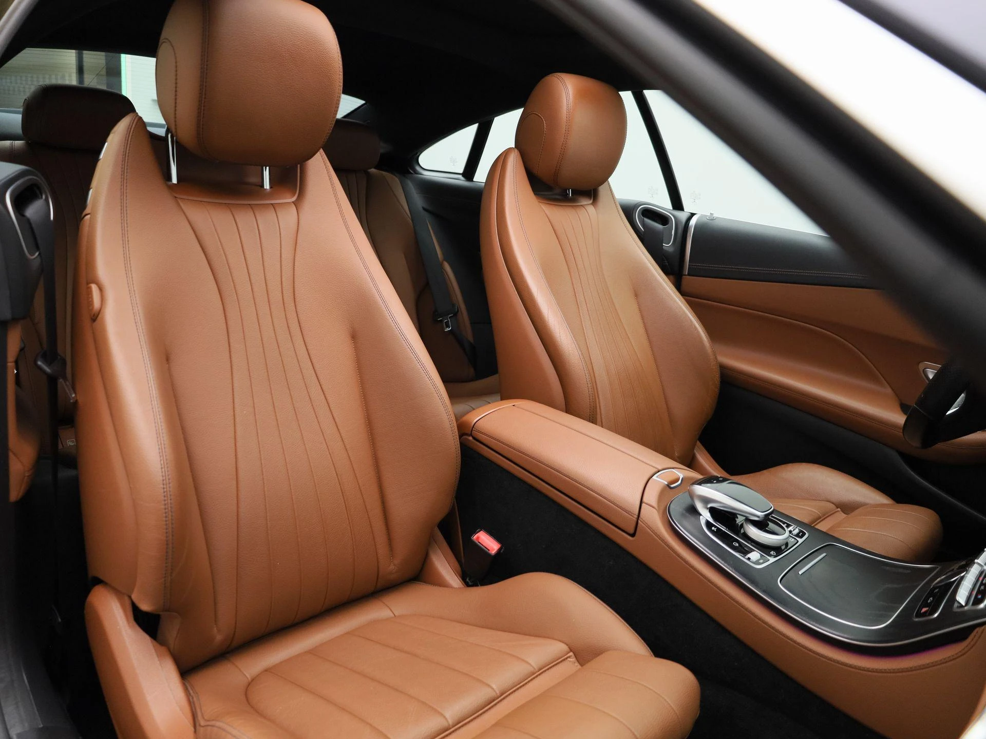 Mercedes-Benz-E-Klasse-image-54