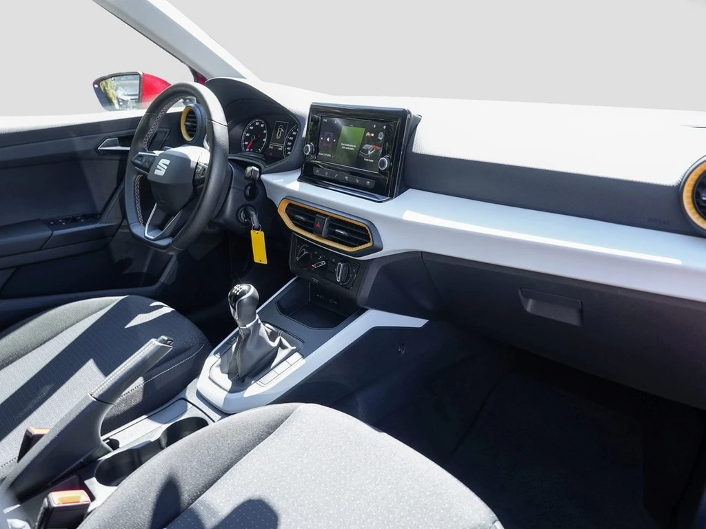 SEAT-Arona-image-8