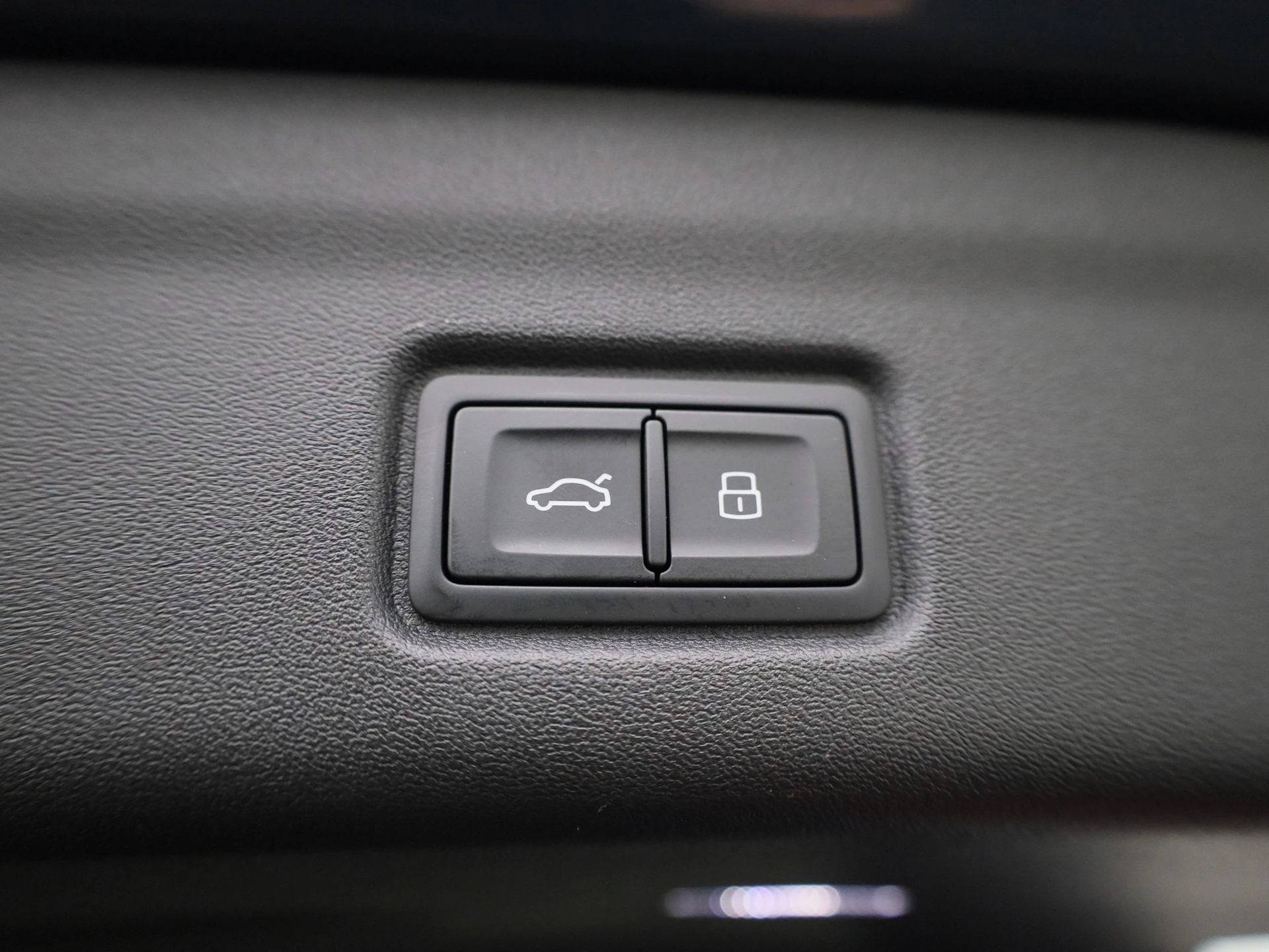 Audi-Q6 e-tron-image-13
