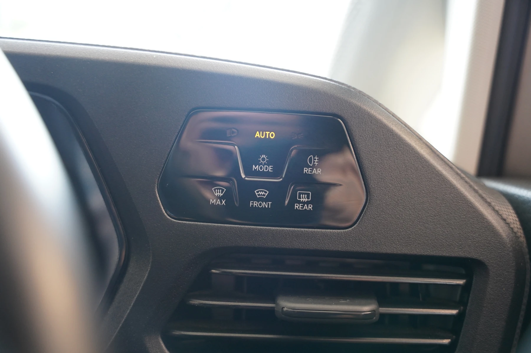 Volkswagen-Caddy-image-19