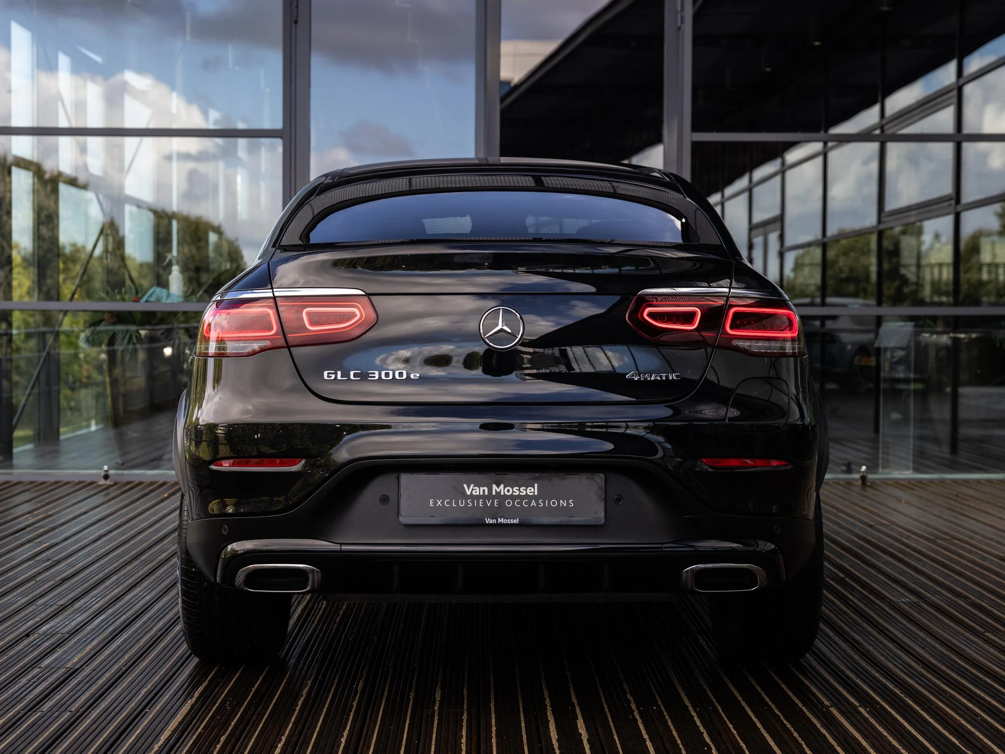Mercedes-Benz-GLC-image-5