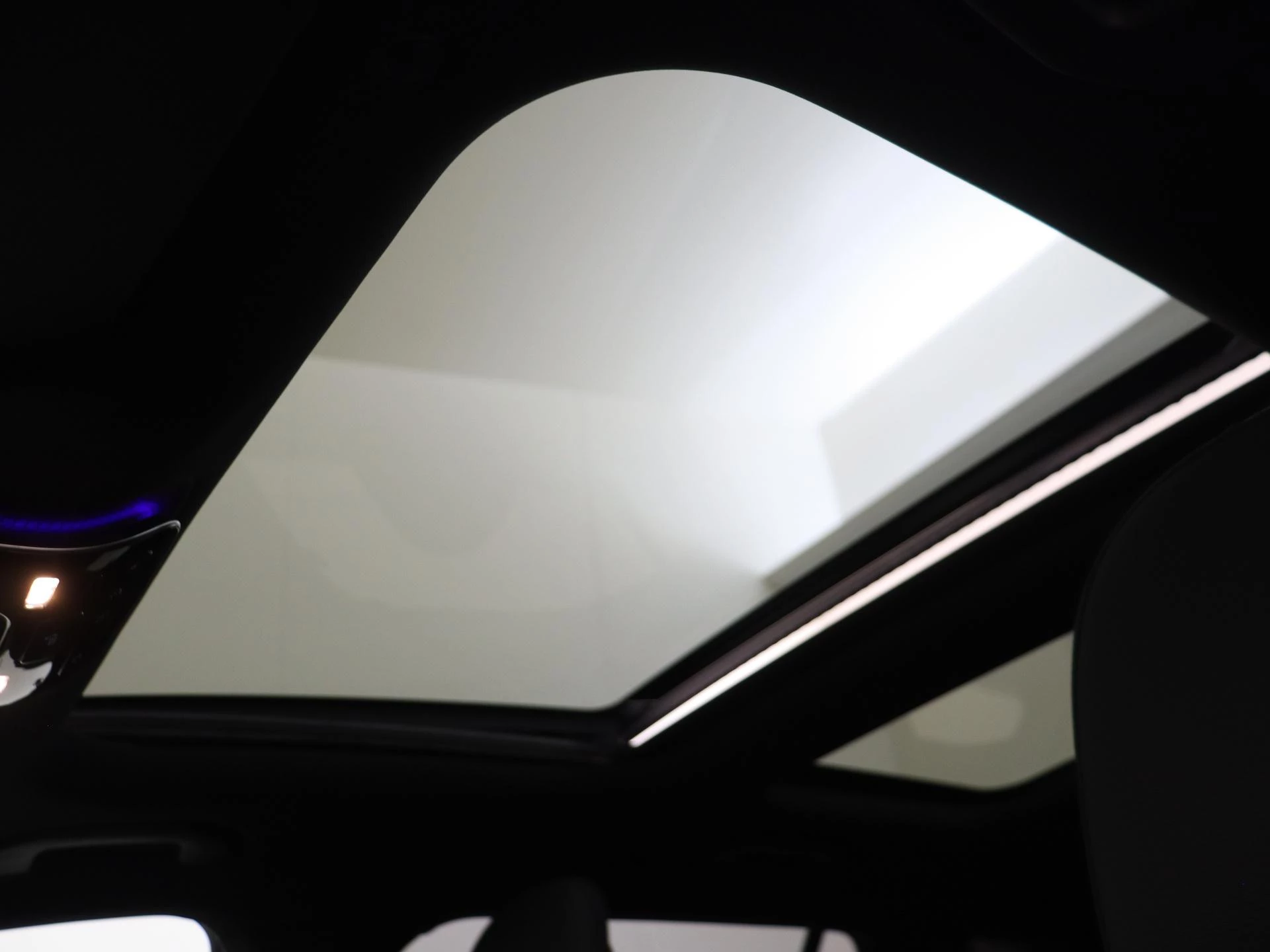 Mercedes-Benz-C-Klasse-image-26