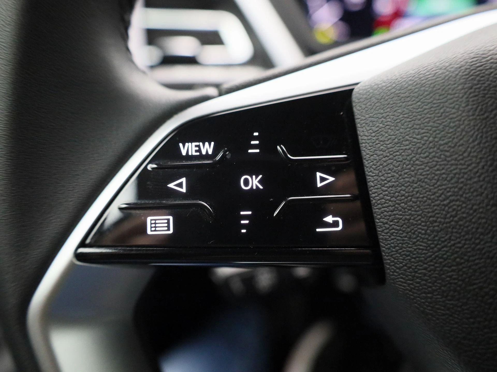 Audi-Q4 e-tron-image-17