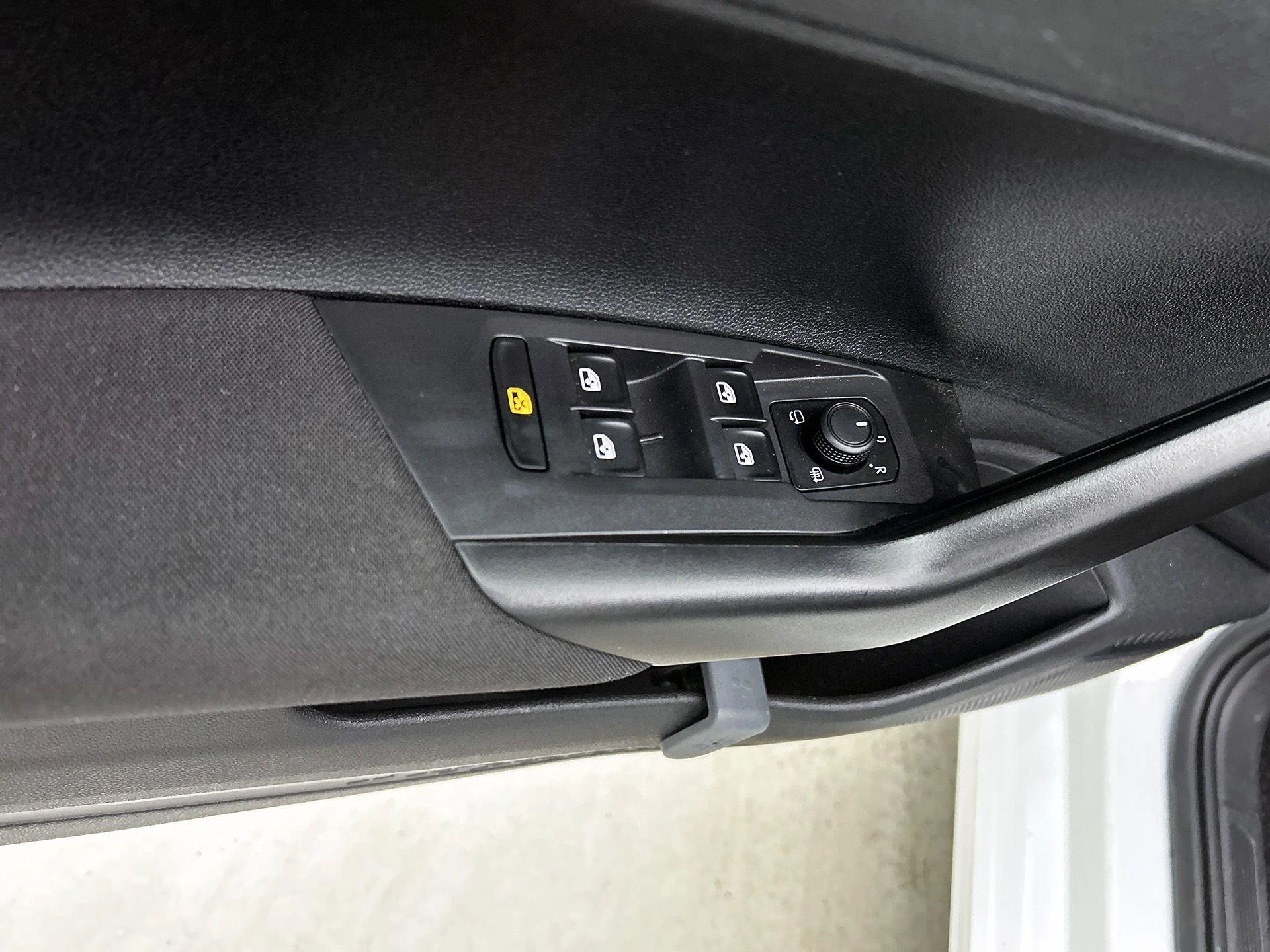 Volkswagen-Polo-image-29