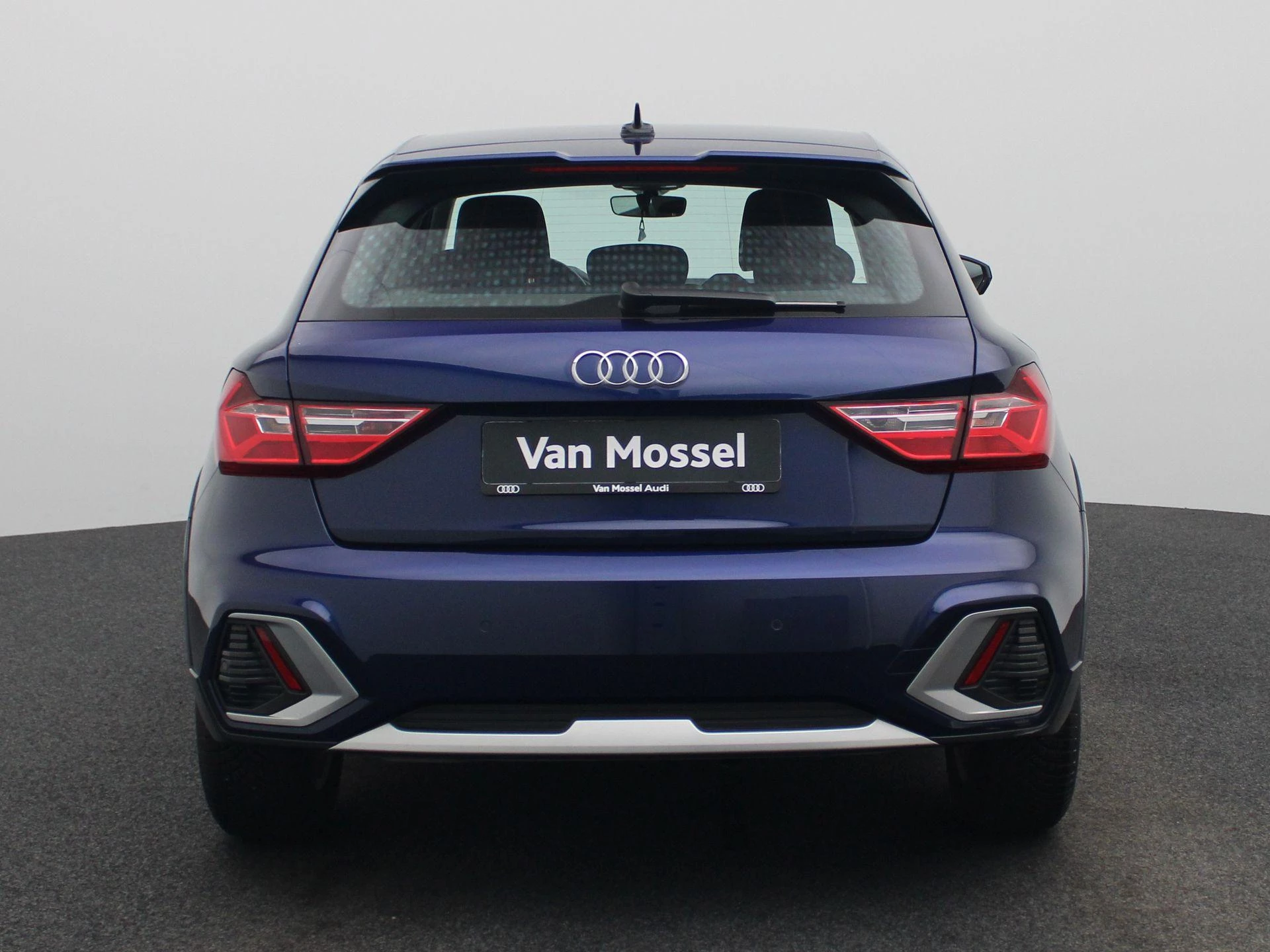 Audi-A1 Sportback-image-4