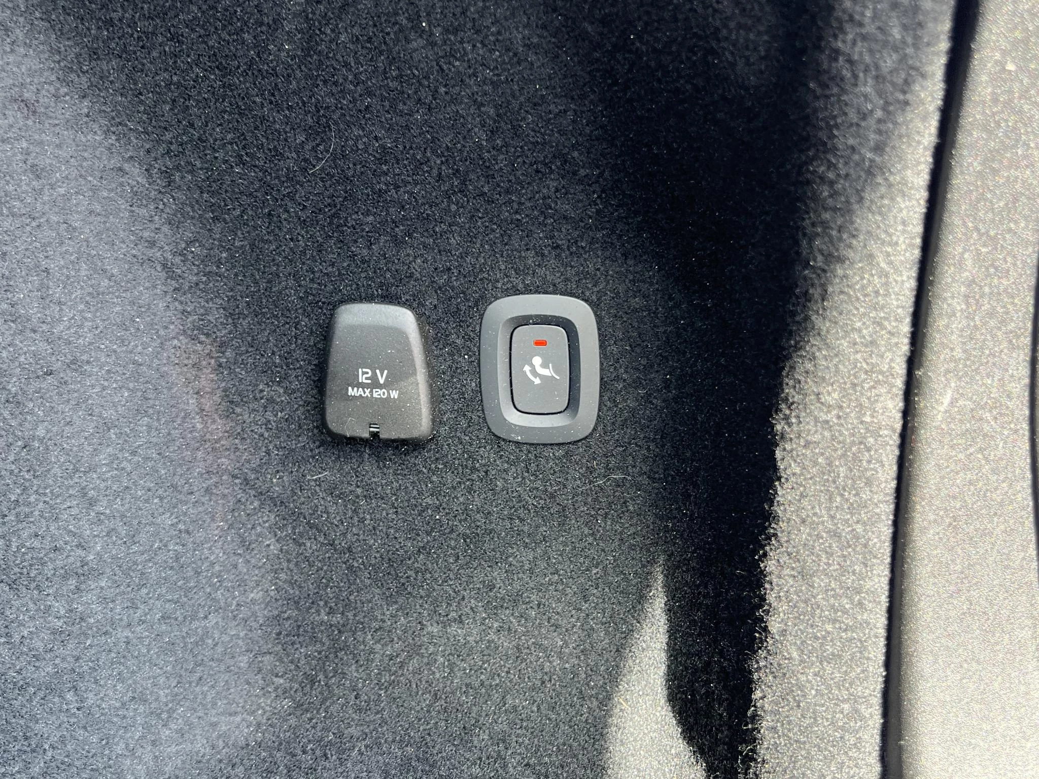 Volvo V60 T6 Plug-in hybrid AWD Plus Dark