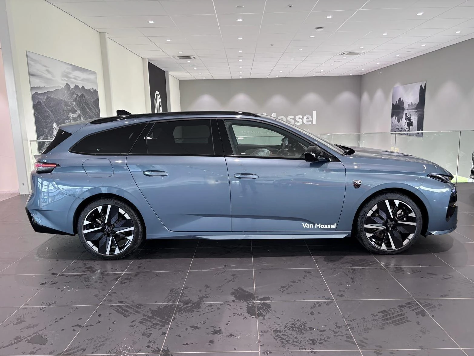 Peugeot-e-308-image-3