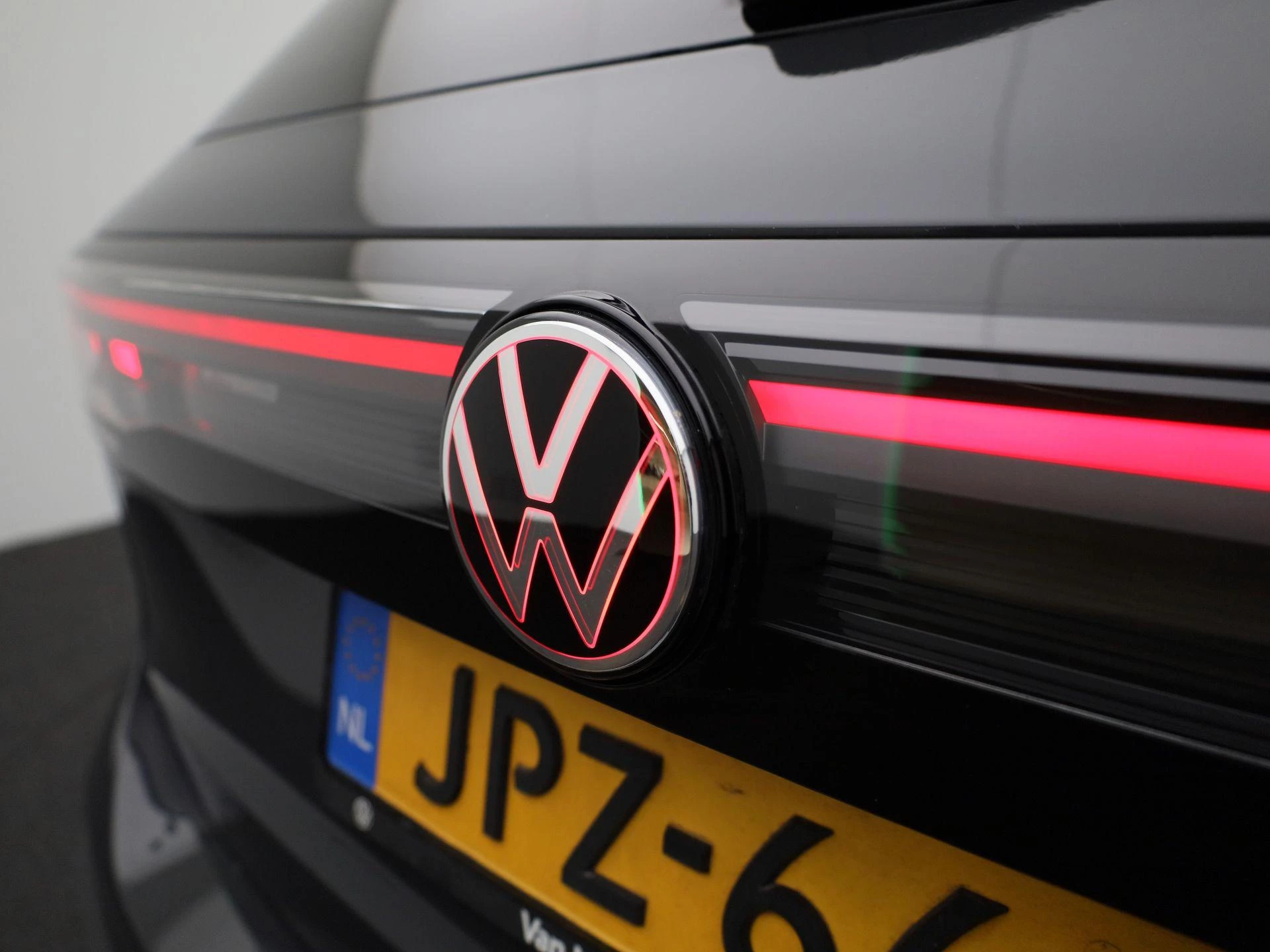 Volkswagen-Tiguan-image-35