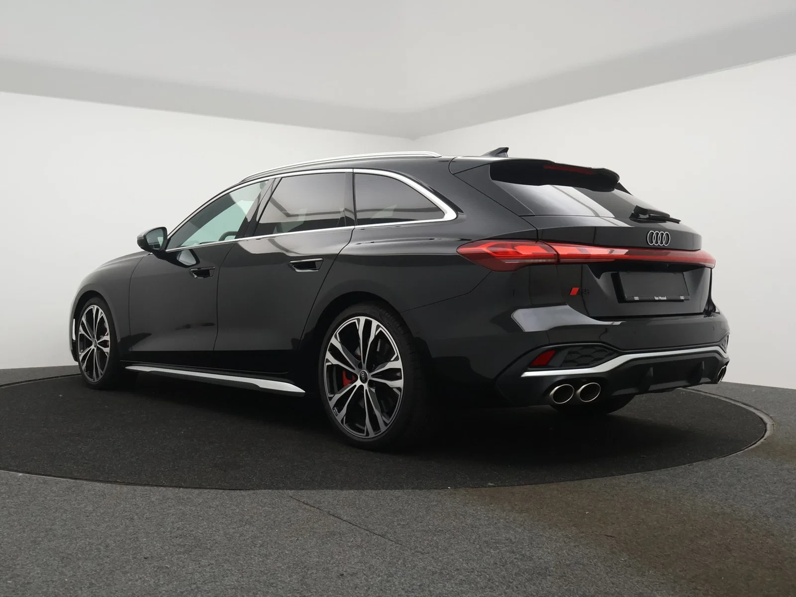 Audi-S5-image-4