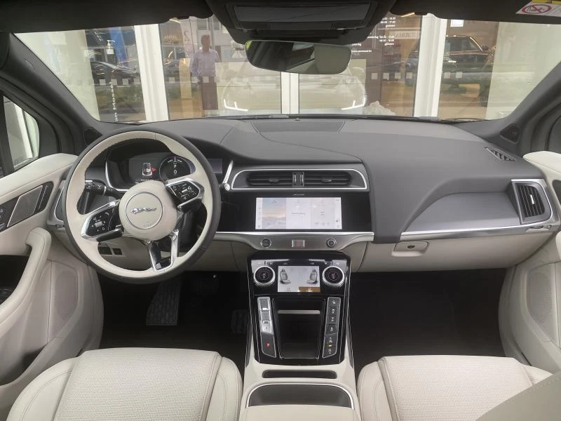 Jaguar-I-PACE-image-6
