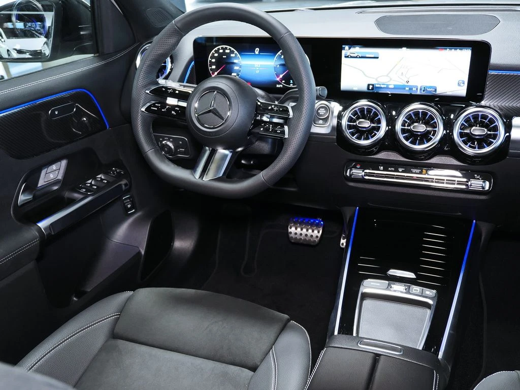 Mercedes-Benz-GLB 180 d-image-7