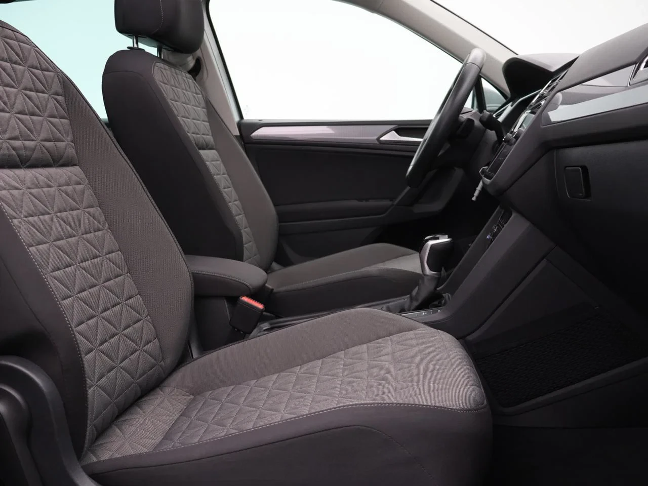 Volkswagen-Tiguan-image-8