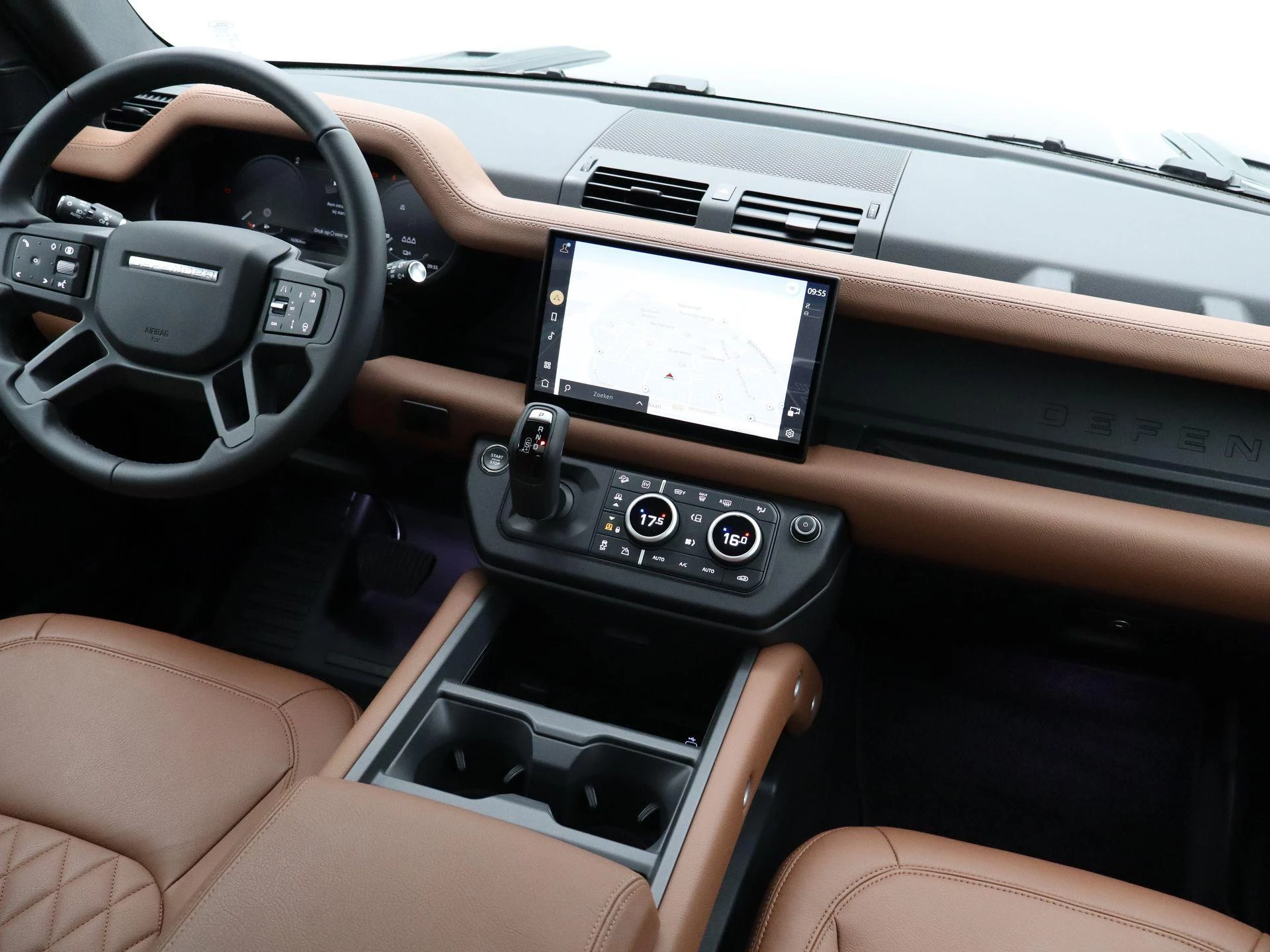 Land Rover Defender P300e X-dynamic SE